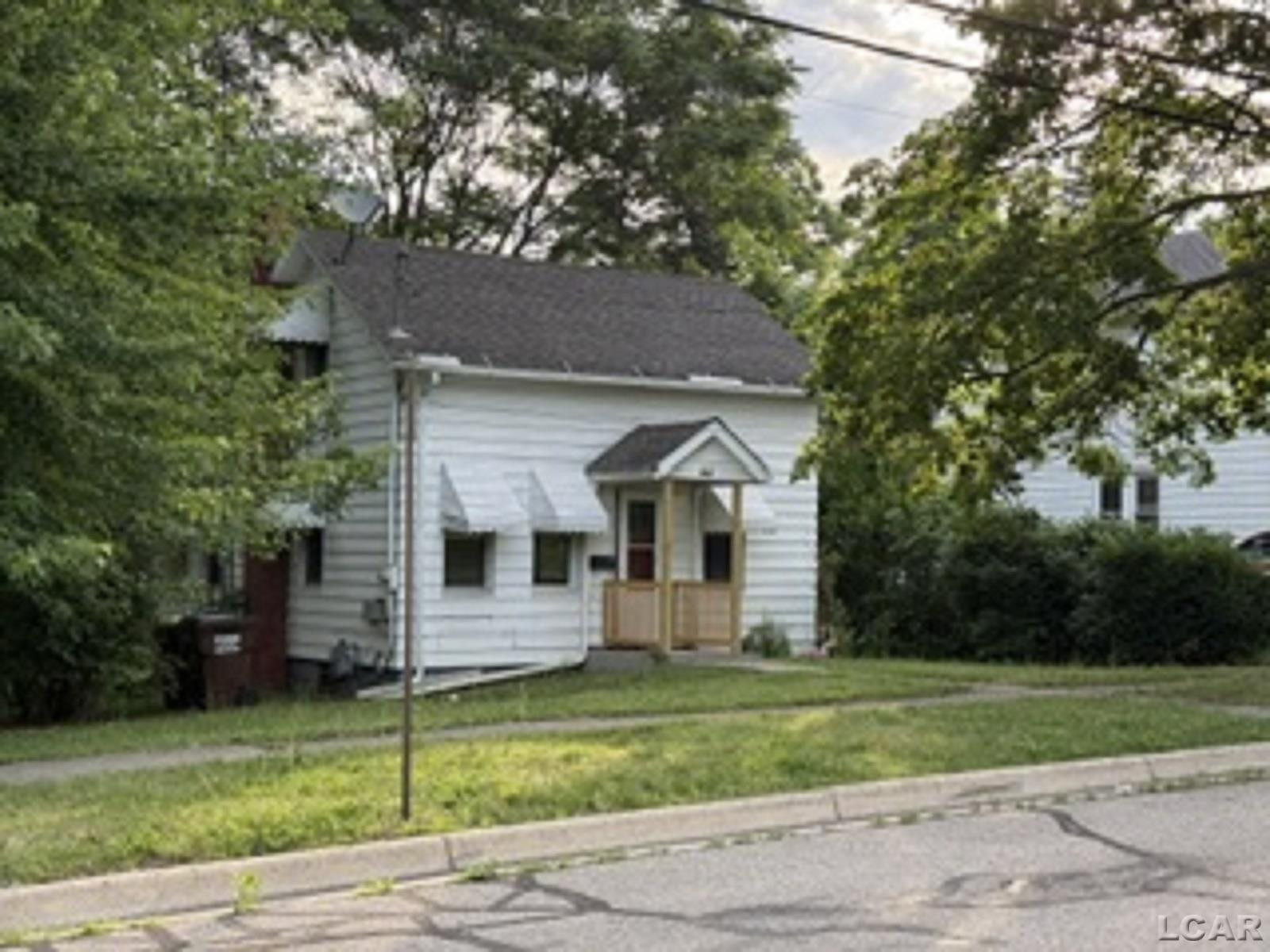 907 Bristol Street, Adrian, MI 49221 — Photo 2