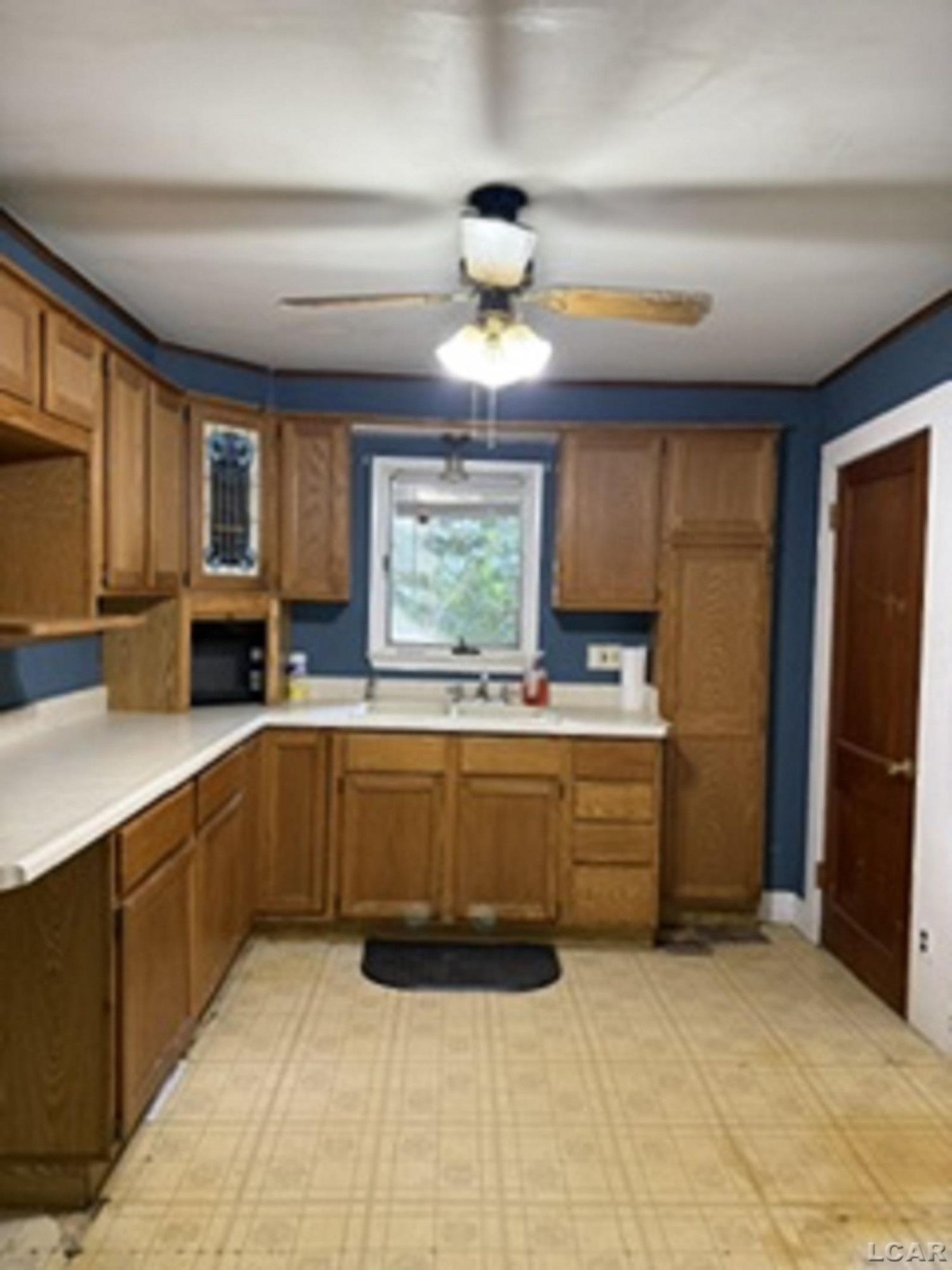 907 Bristol Street, Adrian, MI 49221 — Photo 3