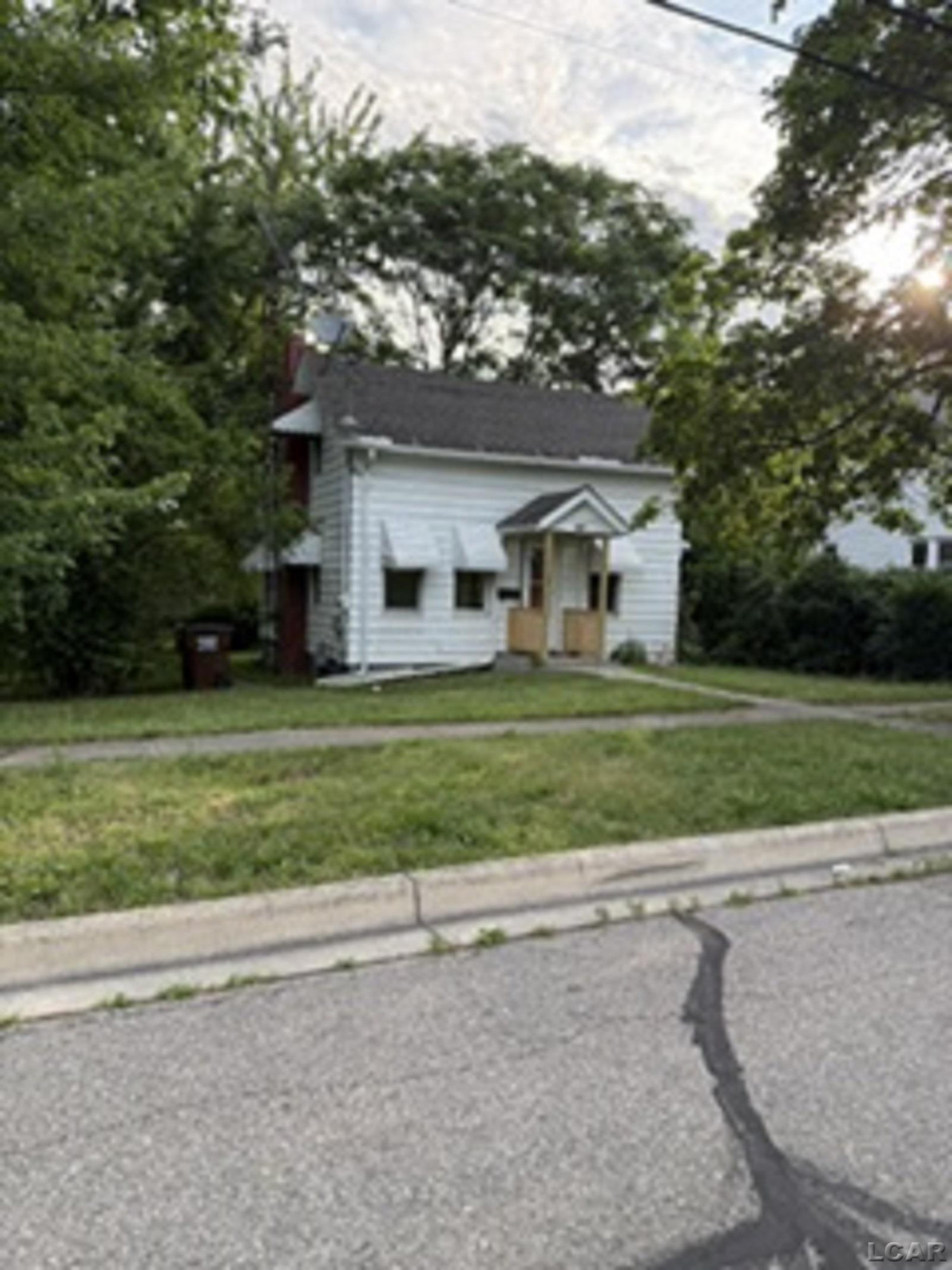 907 Bristol Street, Adrian, MI 49221 — Photo 14