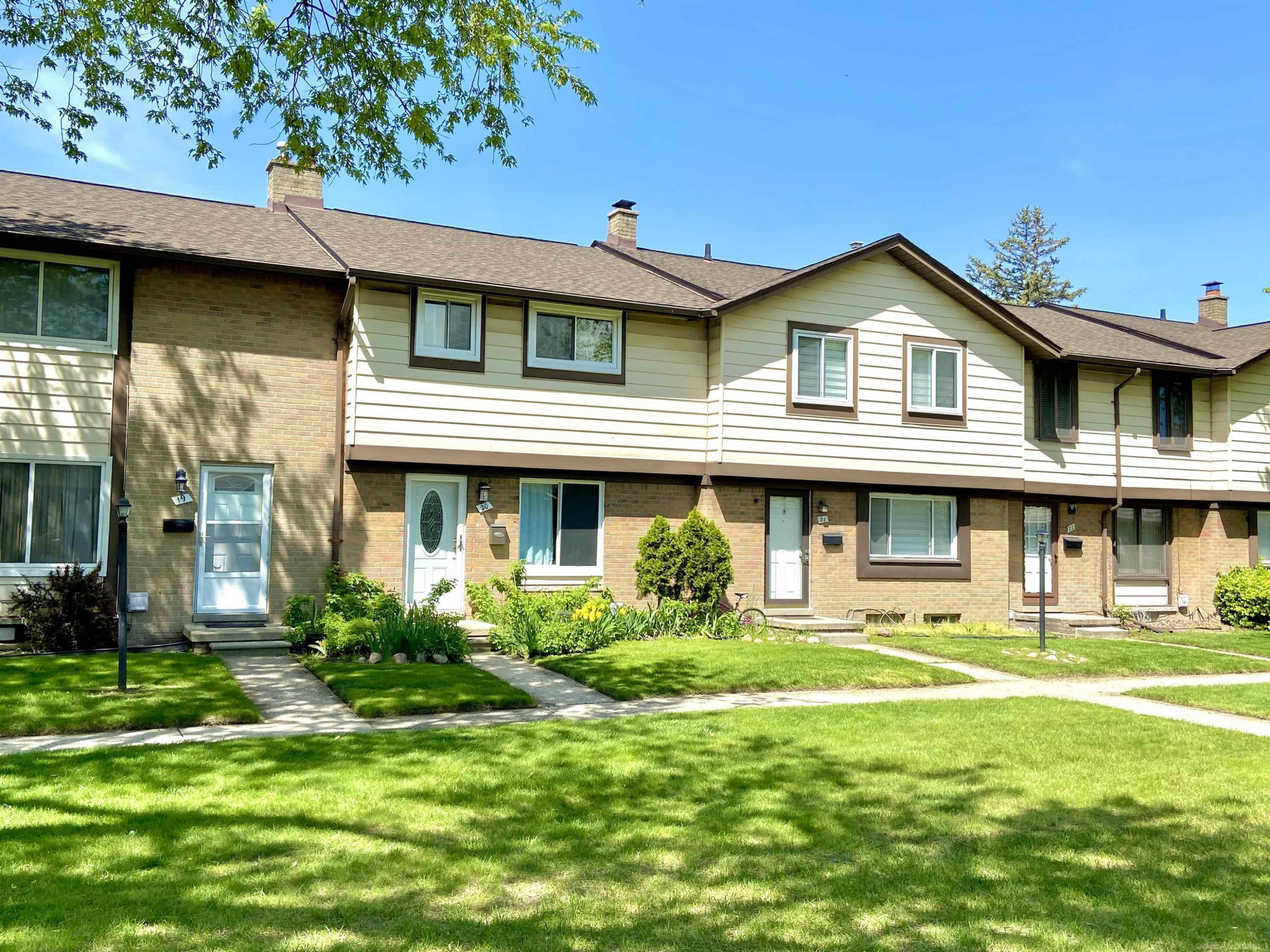 8401 Eighteen Mile Road, # 20, Sterling Heights, MI 48313 — Photo 3