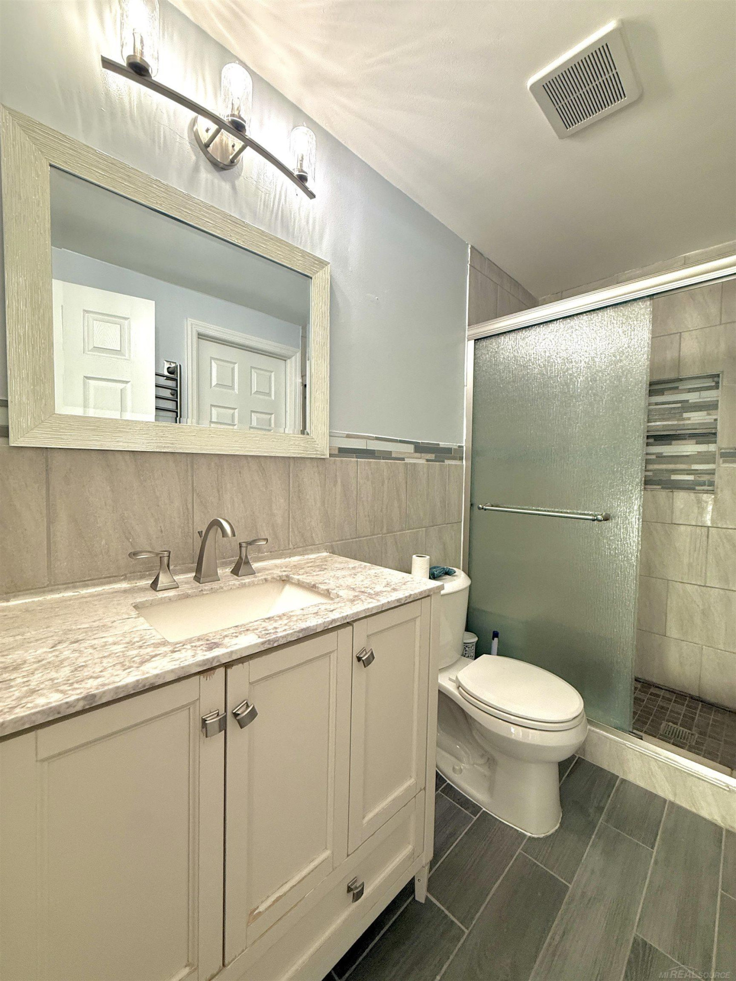 8401 Eighteen Mile Road, # 20, Sterling Heights, MI 48313 — Photo 15