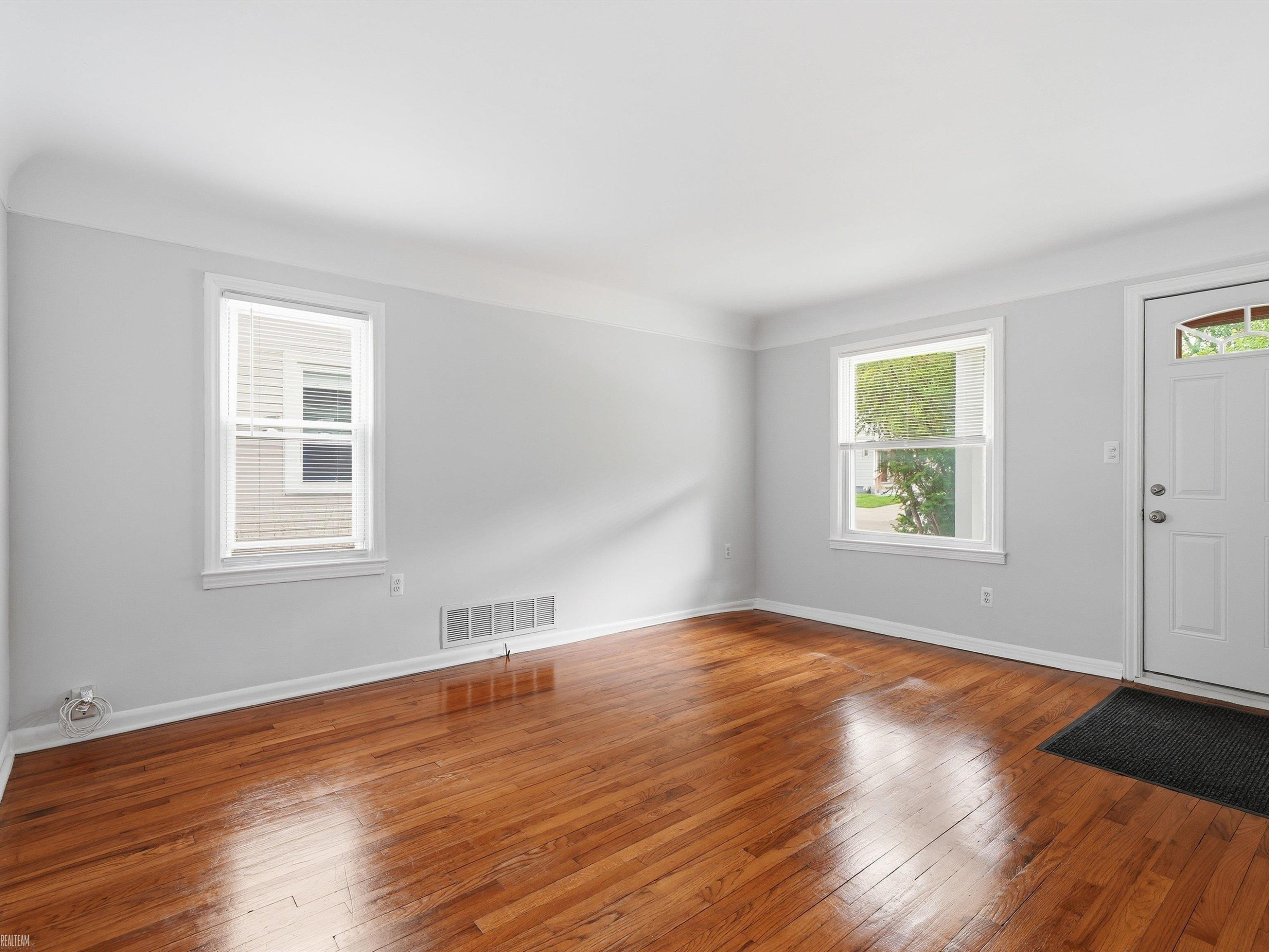 660 E Marshall Street, Ferndale, MI 48220 — Photo 3