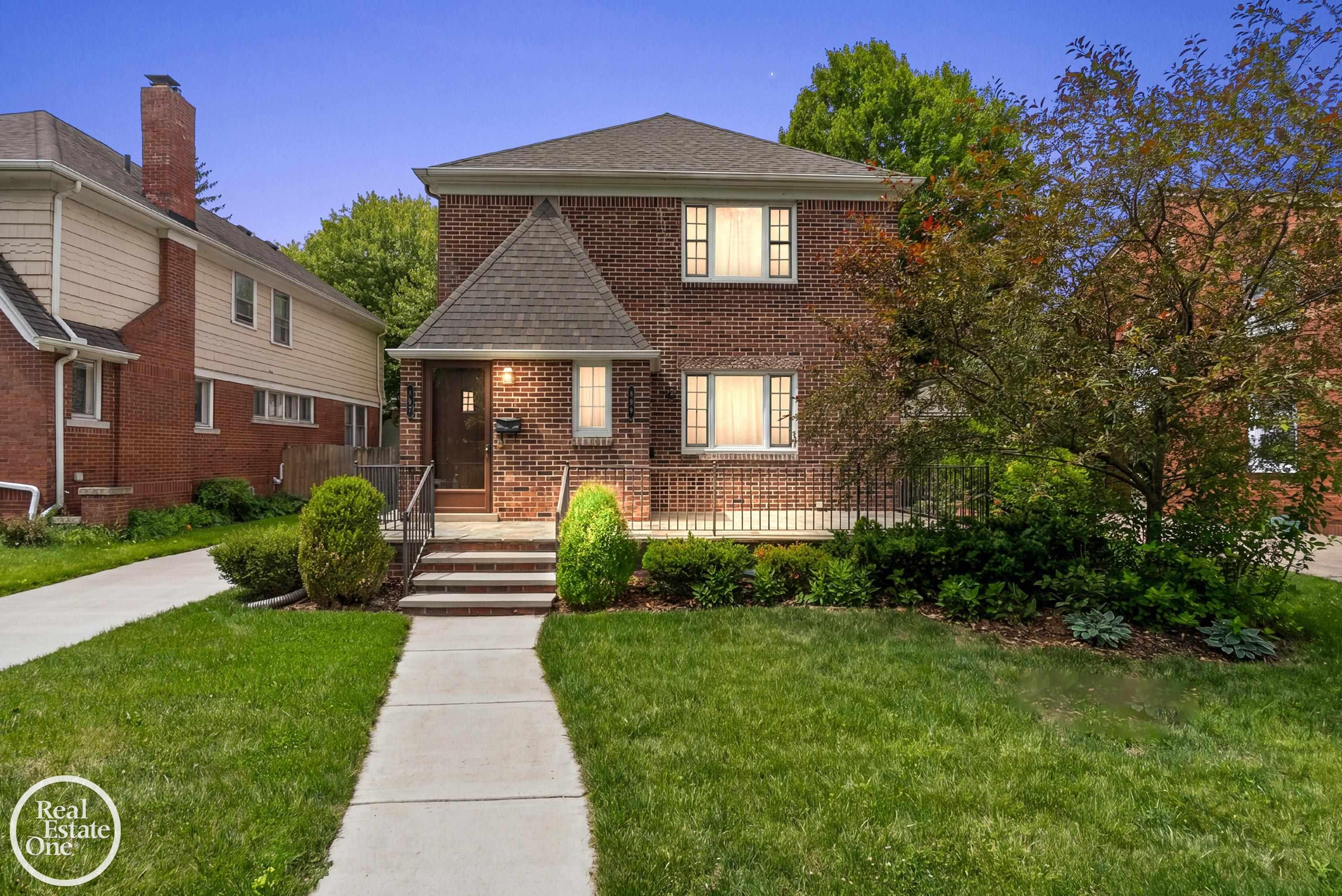 897 Rivard Boulevard, Grosse Pointe, MI 48230 — front exterior