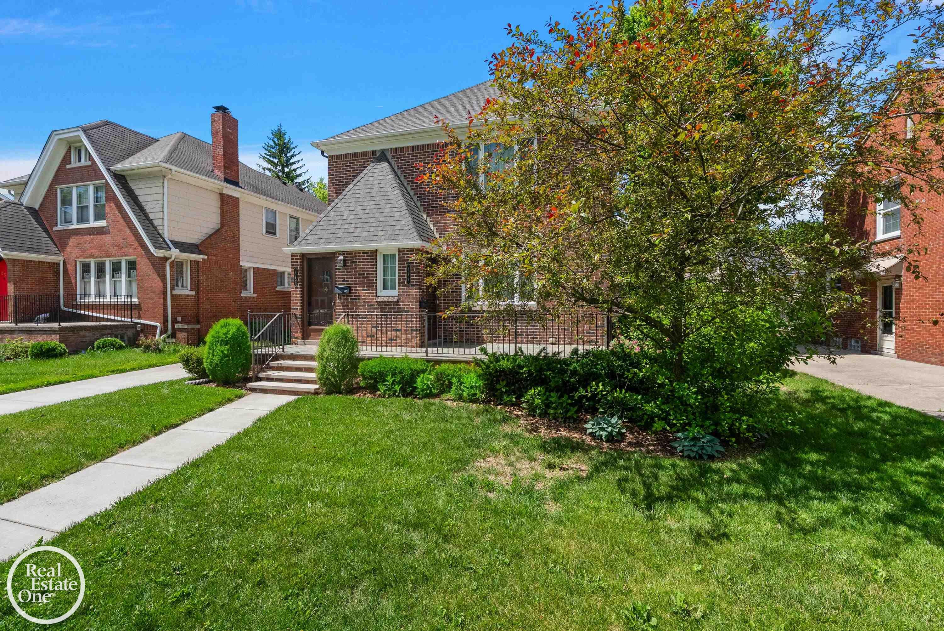 897 Rivard Boulevard, Grosse Pointe, MI 48230 — Photo 3
