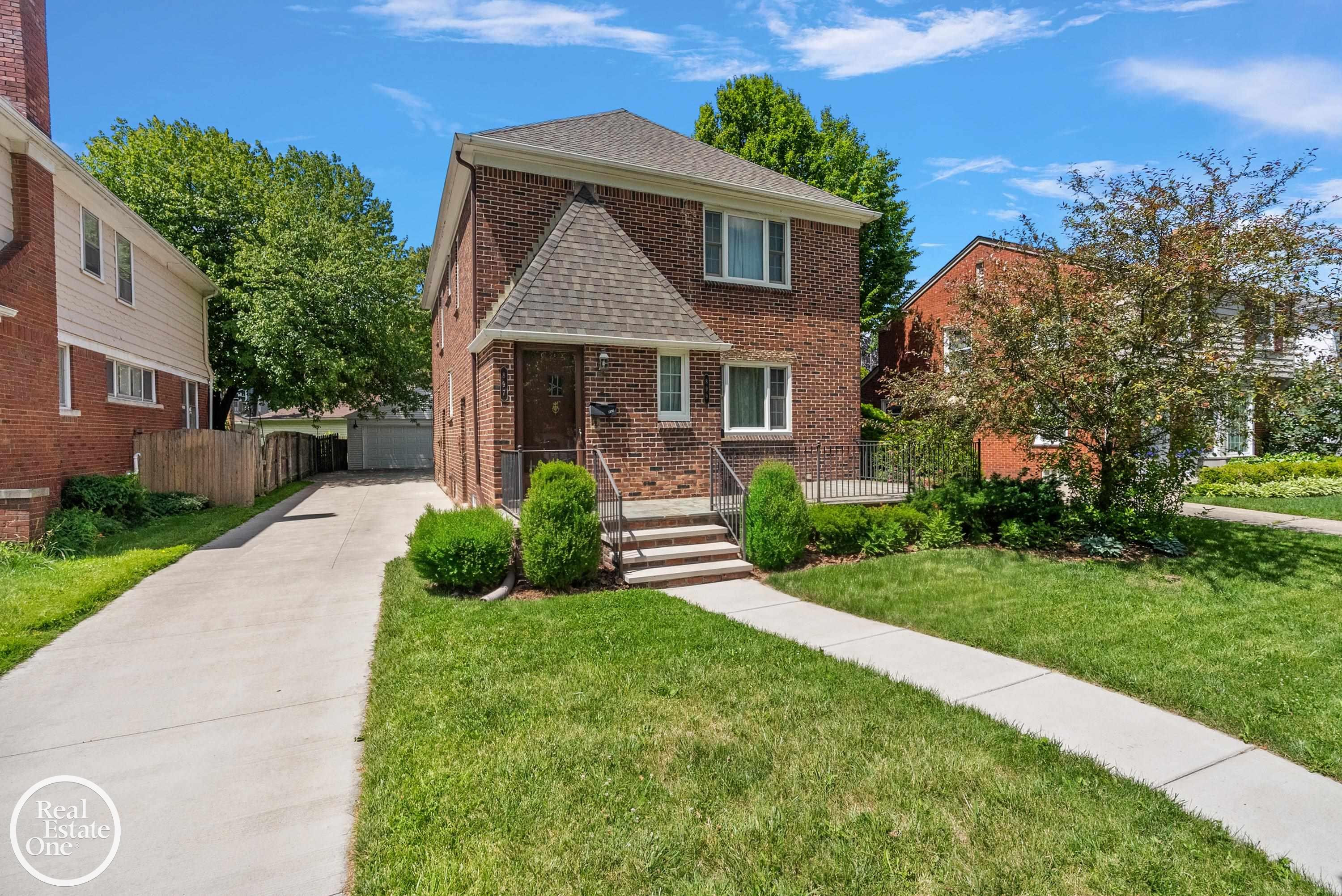 897 Rivard Boulevard, Grosse Pointe, MI 48230 — Photo 4