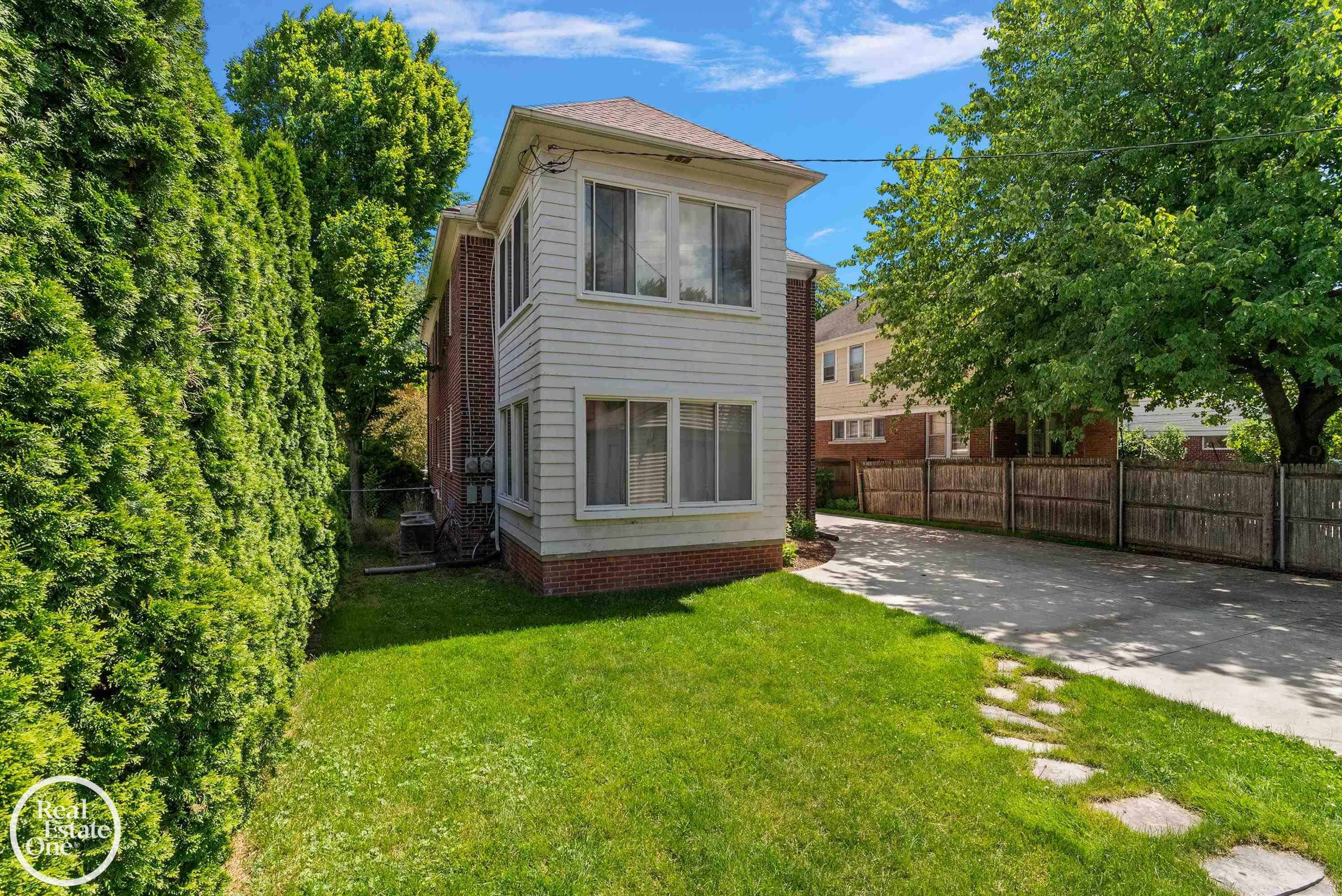 897 Rivard Boulevard, Grosse Pointe, MI 48230 — Photo 7