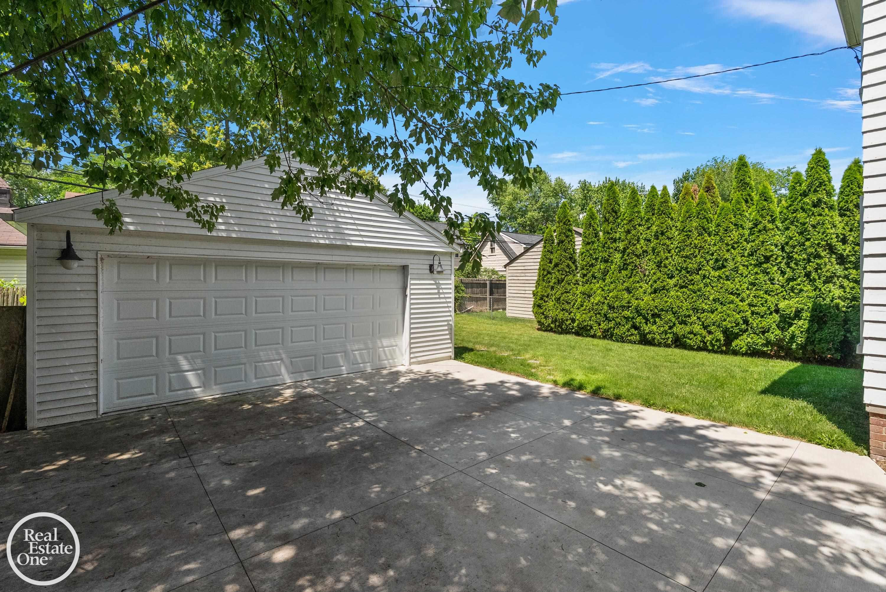 897 Rivard Boulevard, Grosse Pointe, MI 48230 — Photo 9