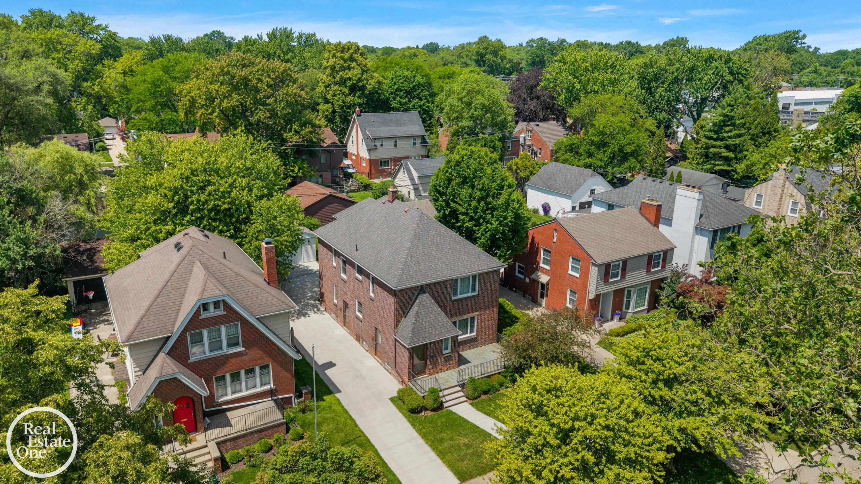 897 Rivard Boulevard, Grosse Pointe, MI 48230 — Photo 11