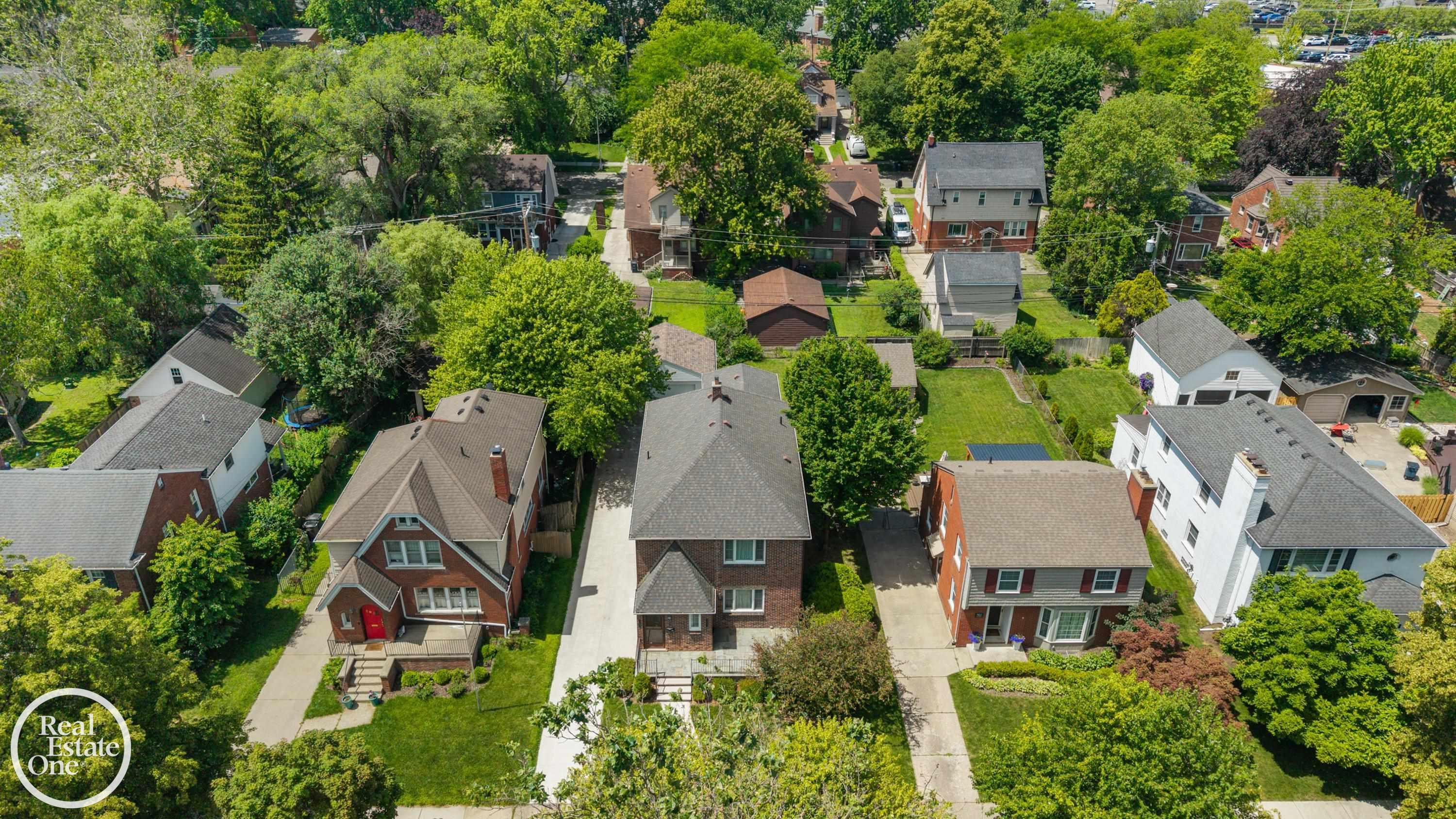 897 Rivard Boulevard, Grosse Pointe, MI 48230 — Photo 13