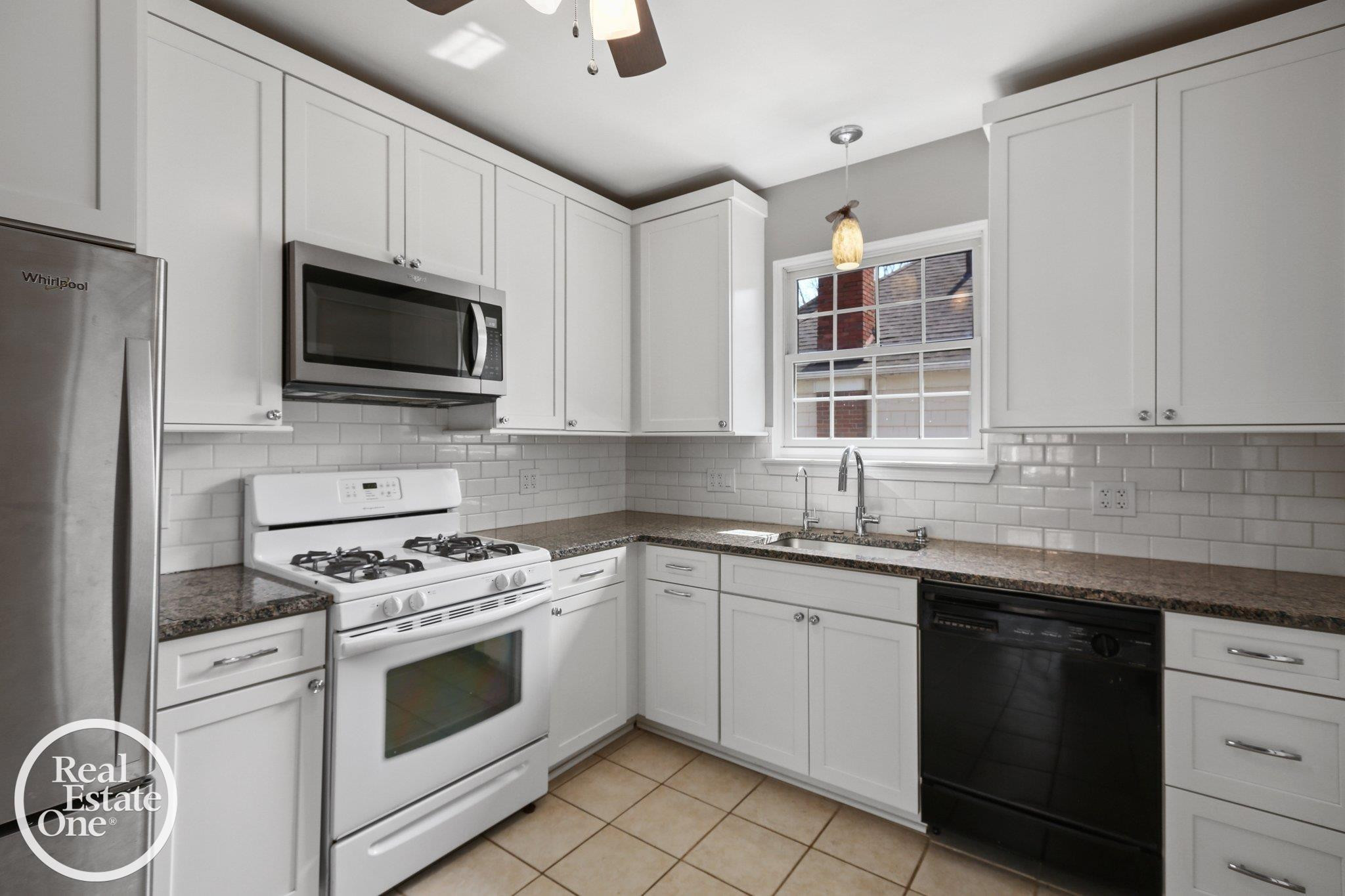 897 Rivard Boulevard, Grosse Pointe, MI 48230 — Photo 29
