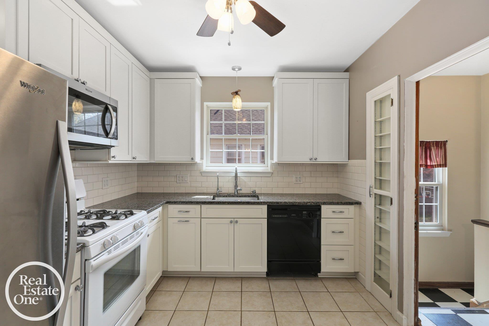 897 Rivard Boulevard, Grosse Pointe, MI 48230 — Photo 30