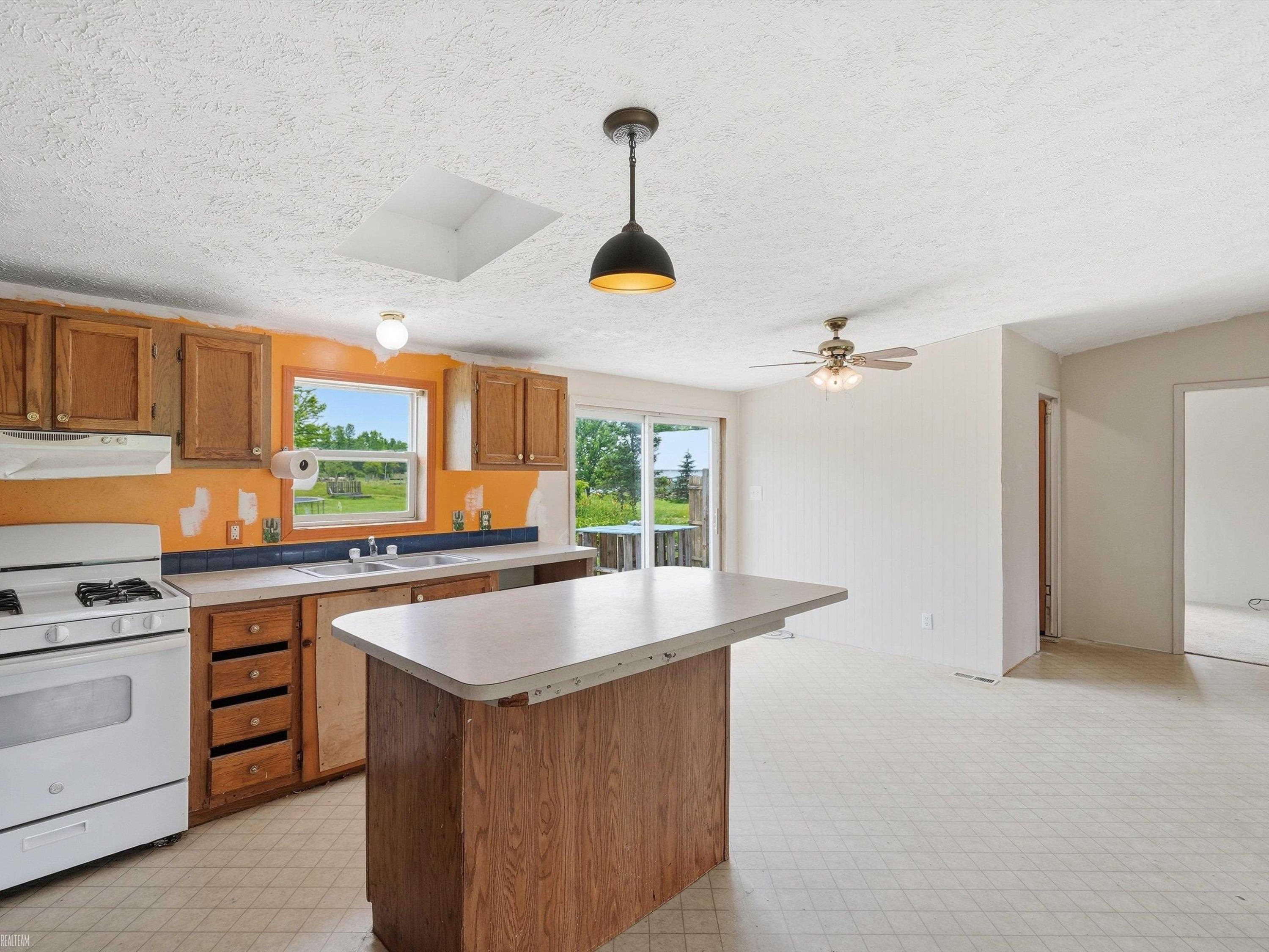 8137 Marquette Road, MI — Photo 15