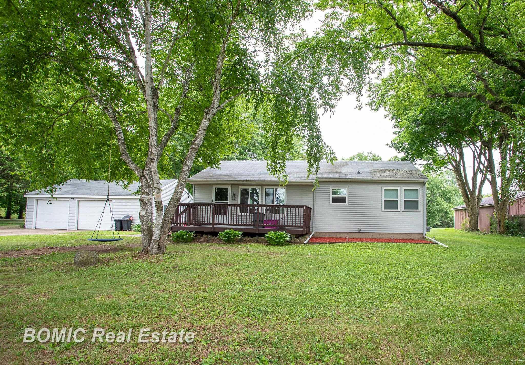 8510 N Genesee Road, Mount Morris, MI 48458 — front exterior