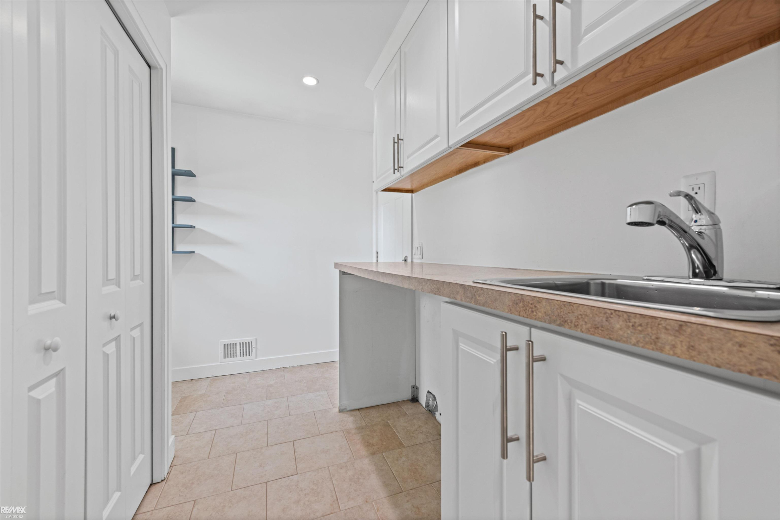 7741 Colony Drive, MI 48001 — Photo 36