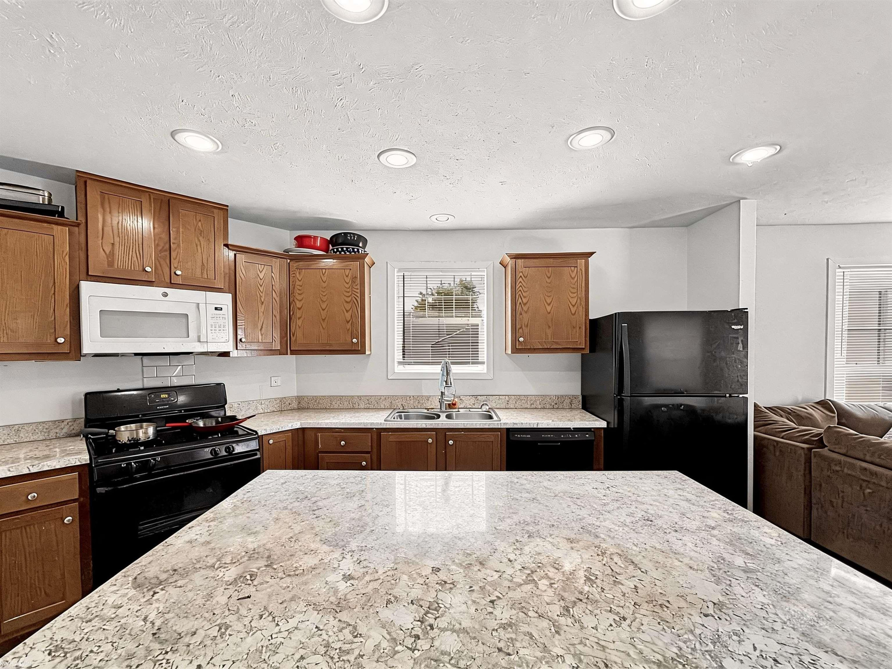 15346 Enchante Drive, Clinton Twp, MI 48038 — Photo 5
