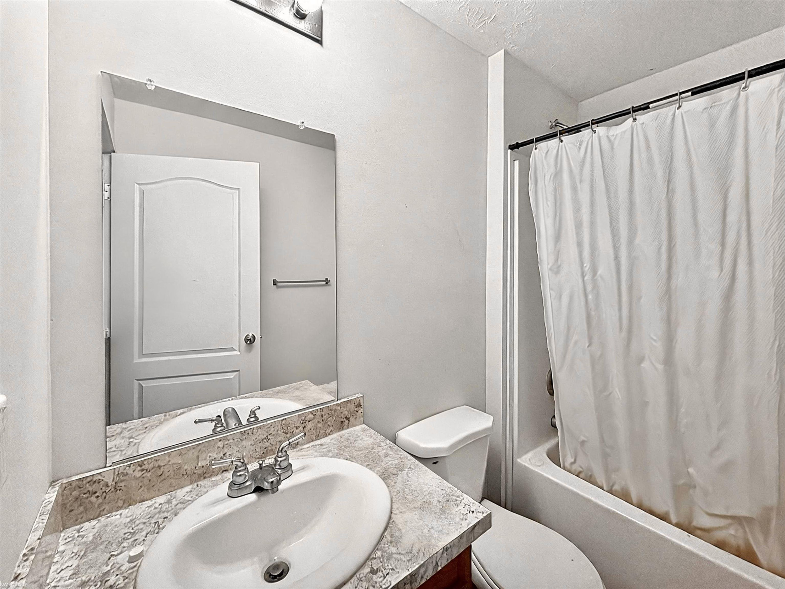 15346 Enchante Drive, Clinton Twp, MI 48038 — Photo 13