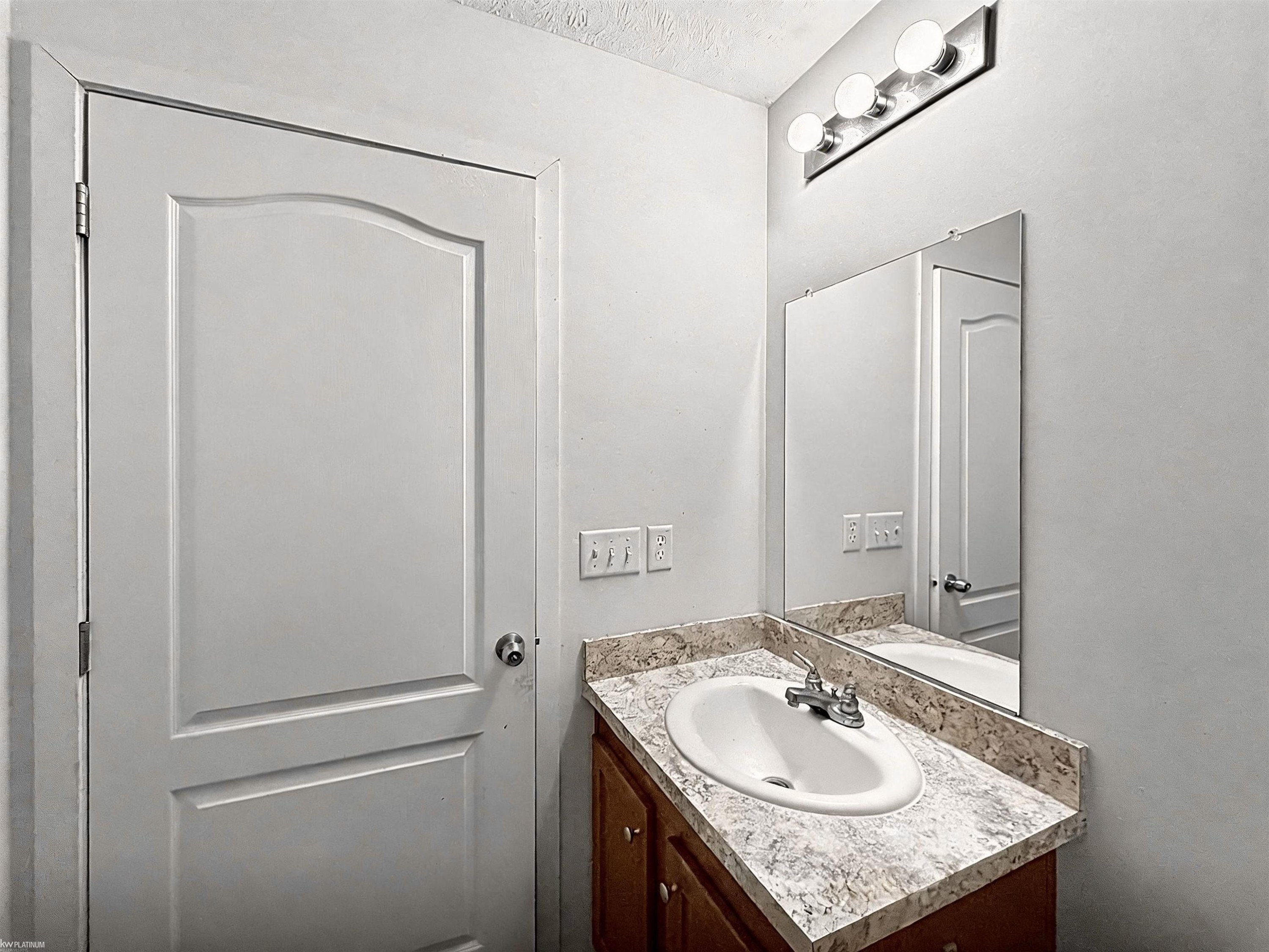 15346 Enchante Drive, Clinton Twp, MI 48038 — Photo 14