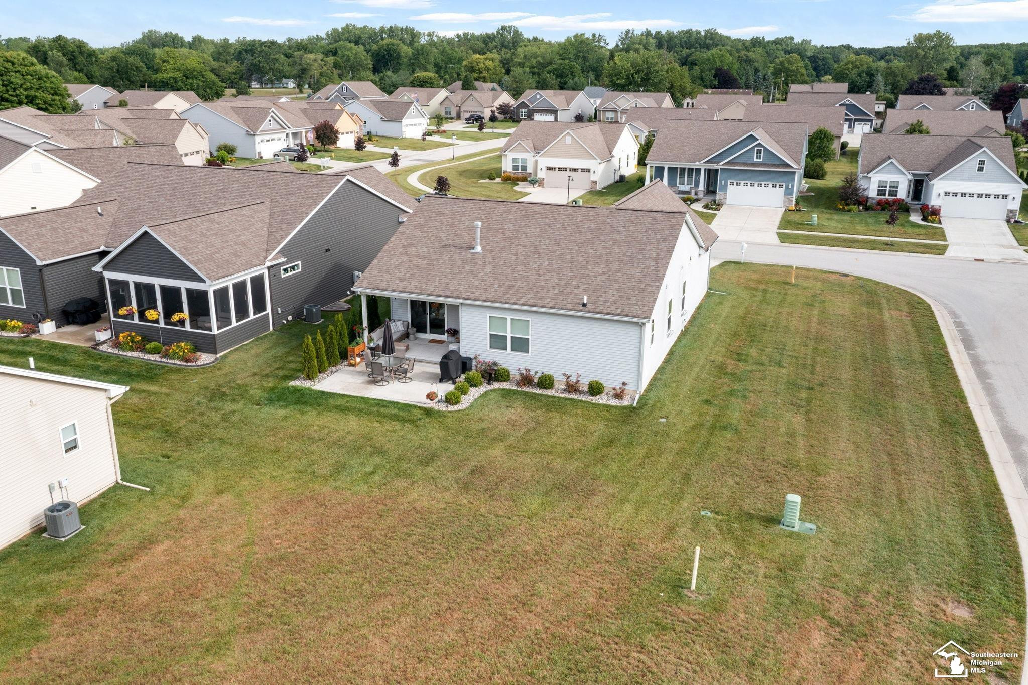 4157 Caitlin Court, Lambertville, MI 48144 — Photo 5