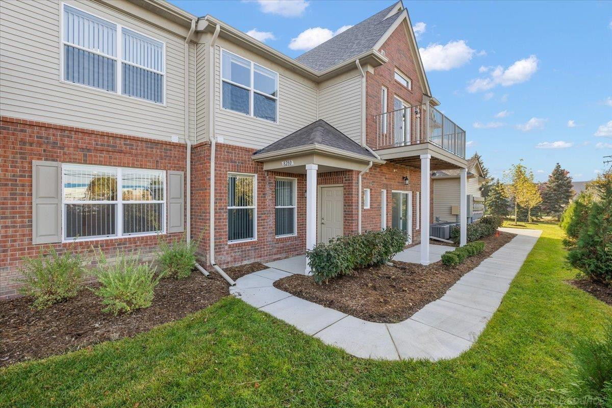 8280 Heywood Circle, Unit 2, Sterling Heights, MI 48312 — Photo 3