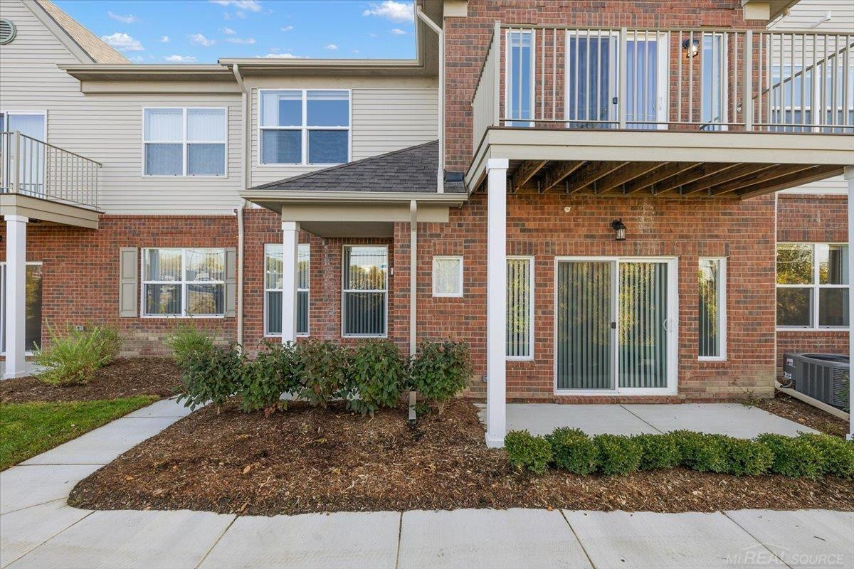 8280 Heywood Circle, Unit 2, Sterling Heights, MI 48312 — Photo 2