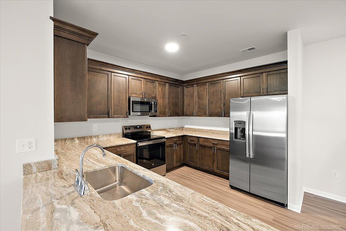 8280 Heywood Circle, Unit 2, Sterling Heights, MI 48312 — Photo 10