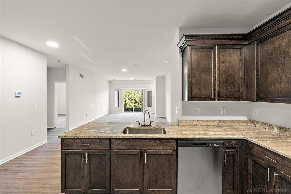 8280 Heywood Circle, Unit 2, Sterling Heights, MI 48312 — Photo 11