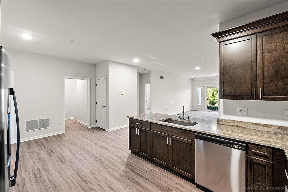 8280 Heywood Circle, Unit 2, Sterling Heights, MI 48312 — Photo 12