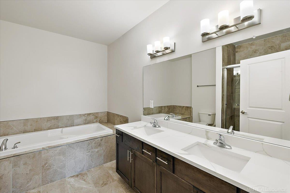 8280 Heywood Circle, Unit 2, Sterling Heights, MI 48312 — Photo 19