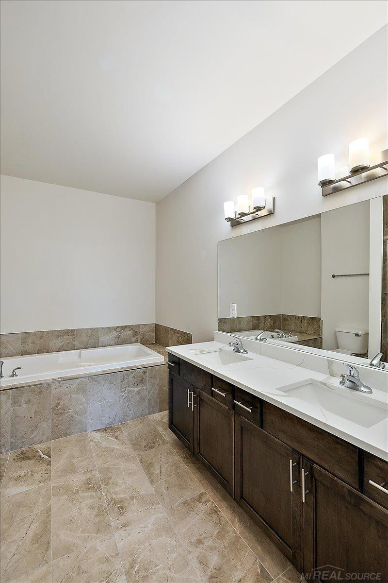 8280 Heywood Circle, Unit 2, Sterling Heights, MI 48312 — Photo 20