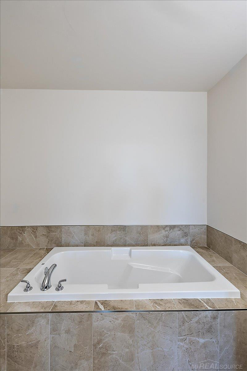 8280 Heywood Circle, Unit 2, Sterling Heights, MI 48312 — Photo 21
