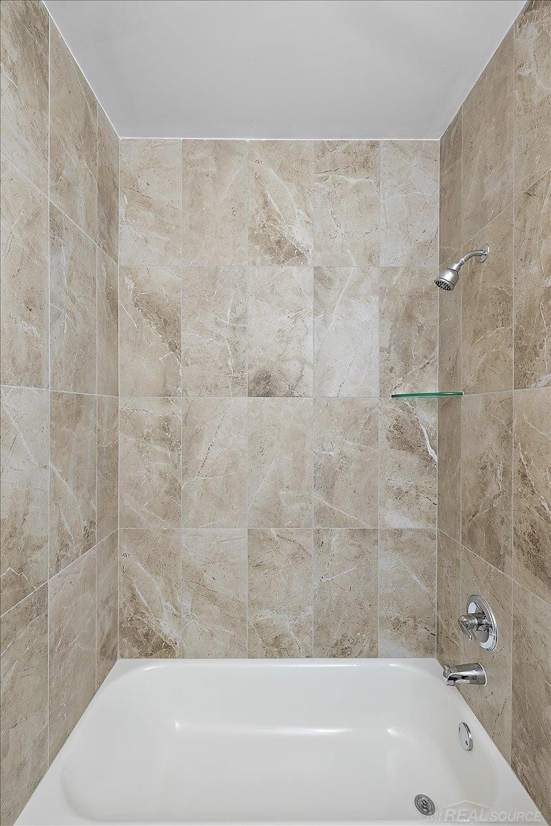 8280 Heywood Circle, Unit 2, Sterling Heights, MI 48312 — Photo 28