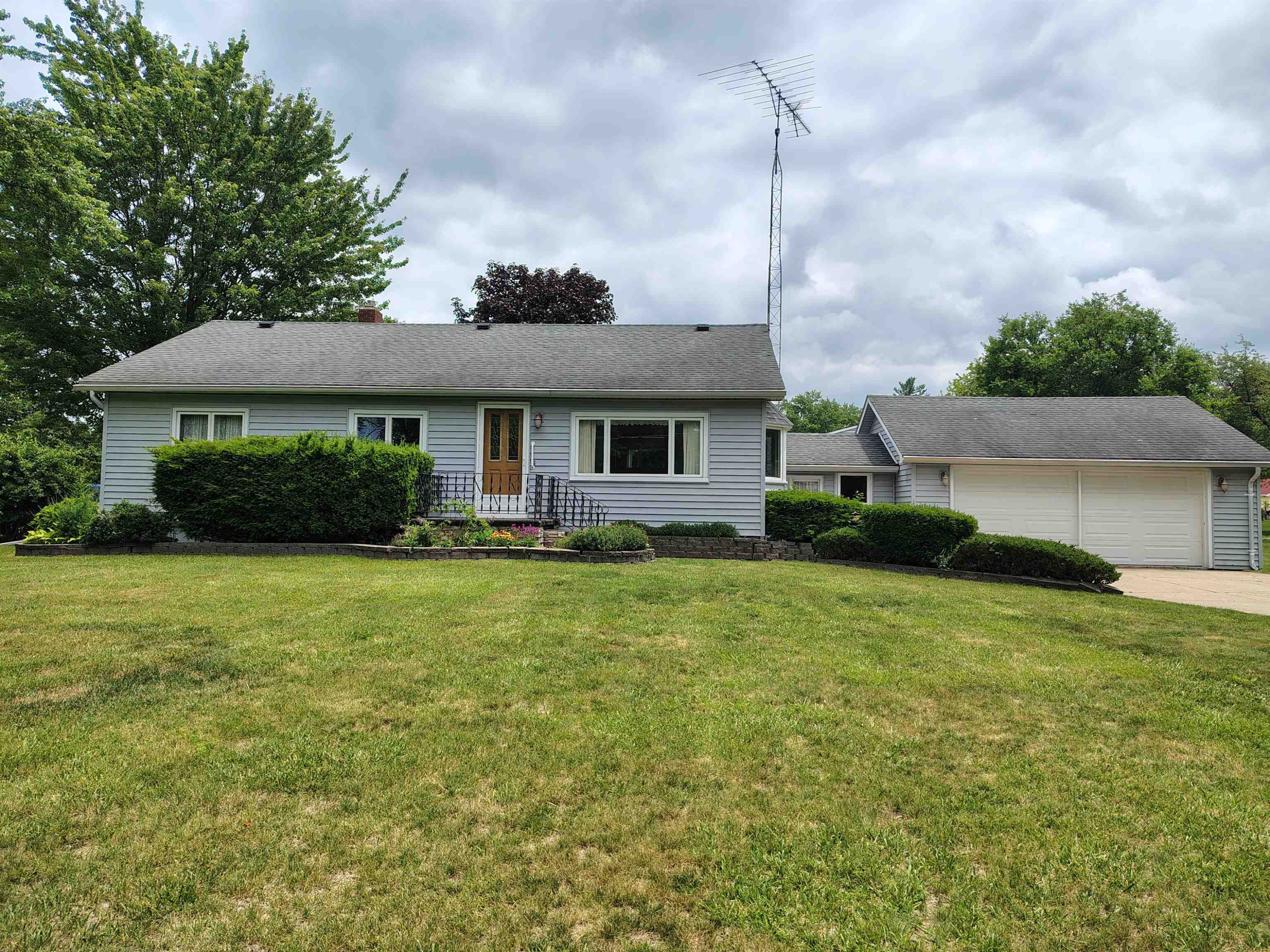 905 Dexter Drive, MI 48449
