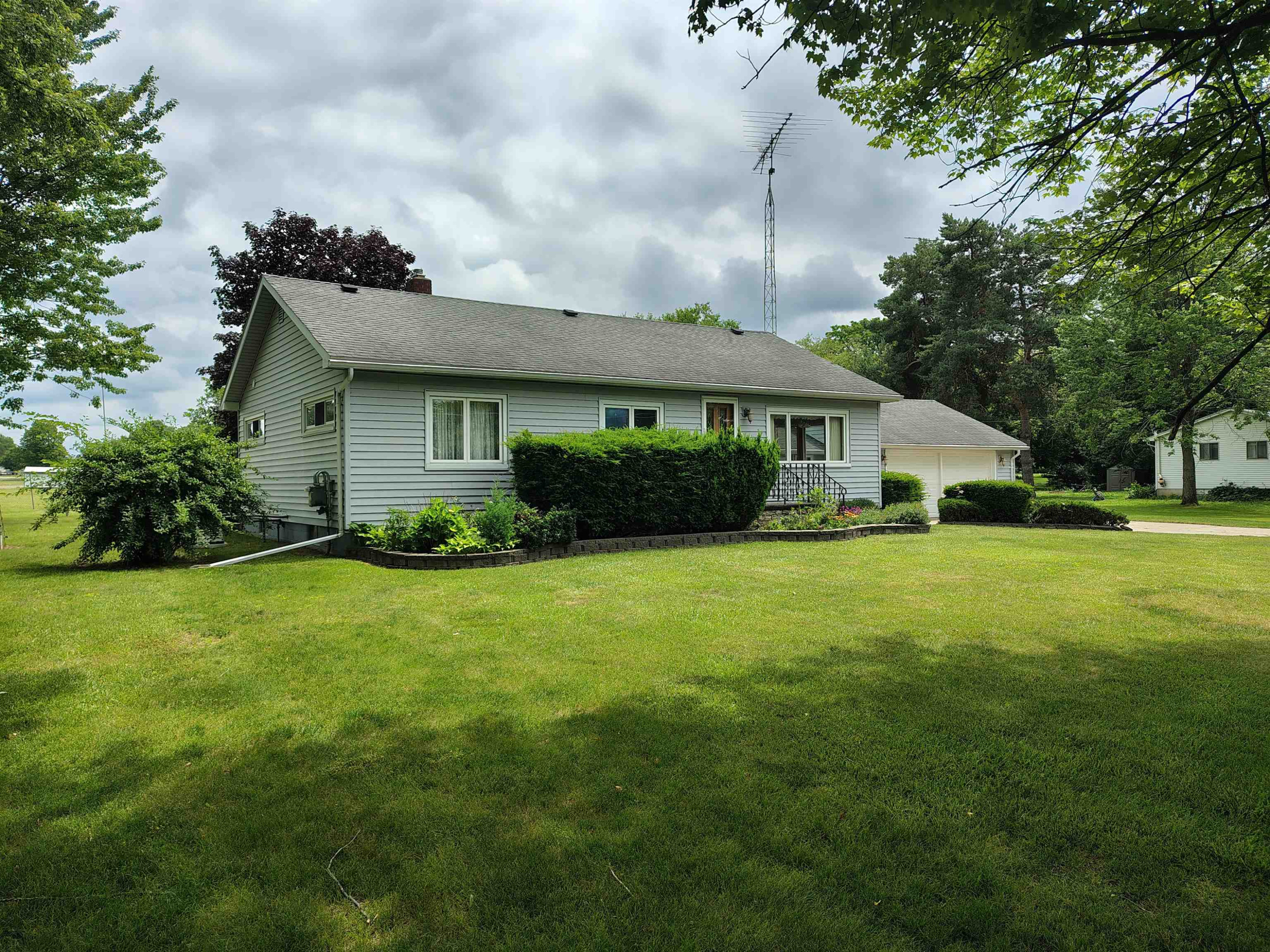 905 Dexter Drive, MI 48449 — Photo 2