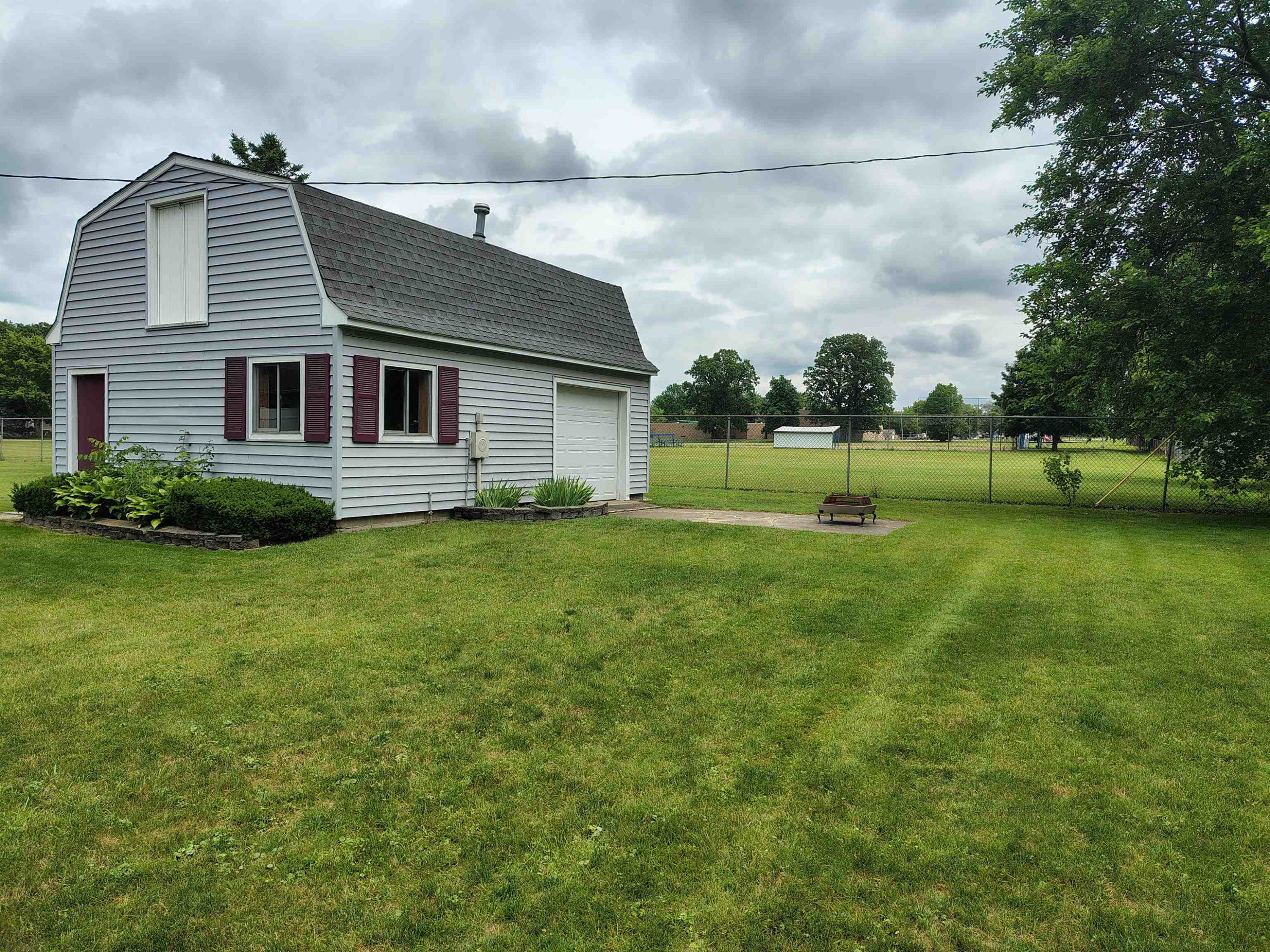 905 Dexter Drive, MI 48449 — Photo 8