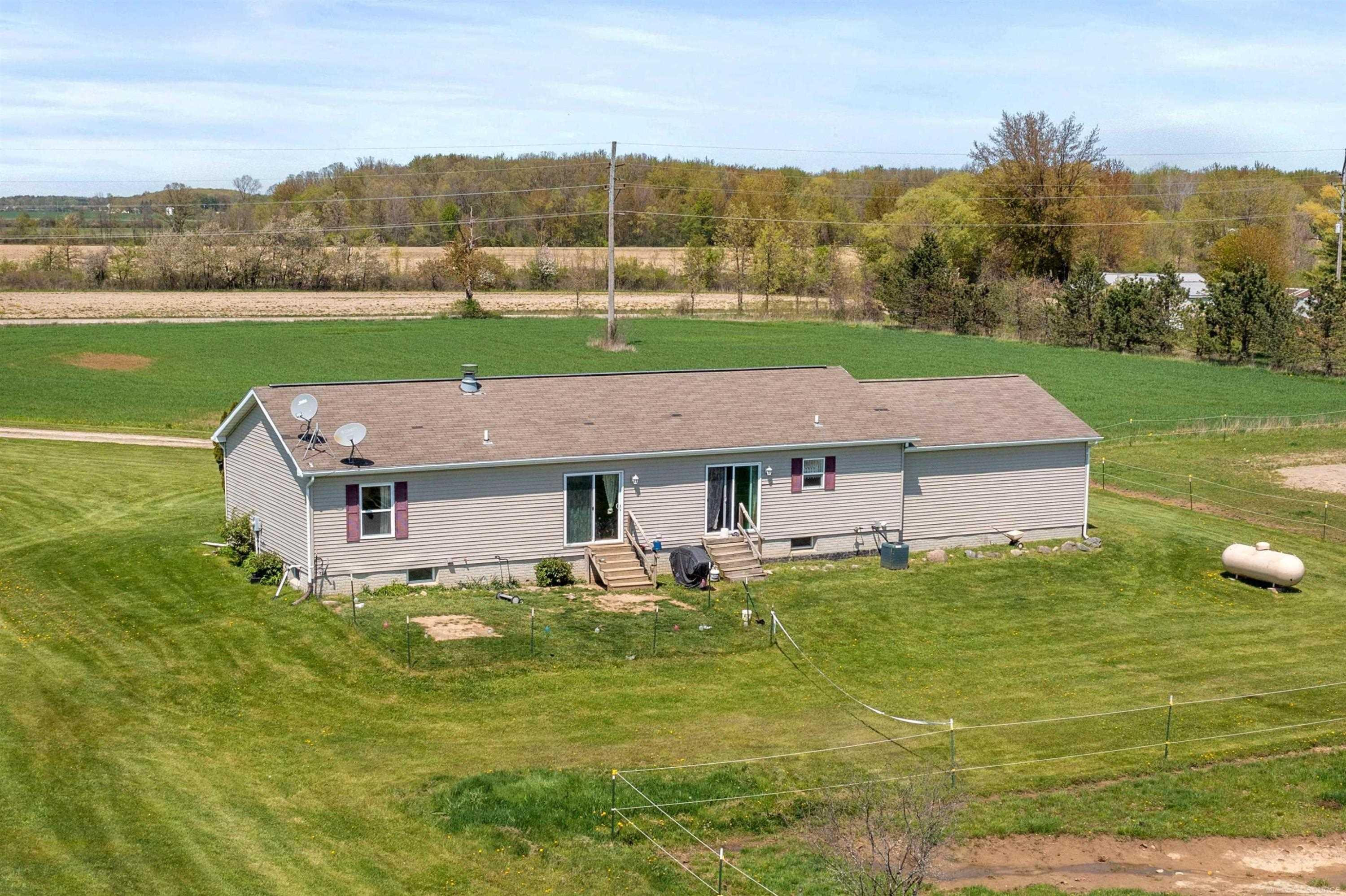 7613 Fisher Road, Avoca, MI 48006 — Photo 3