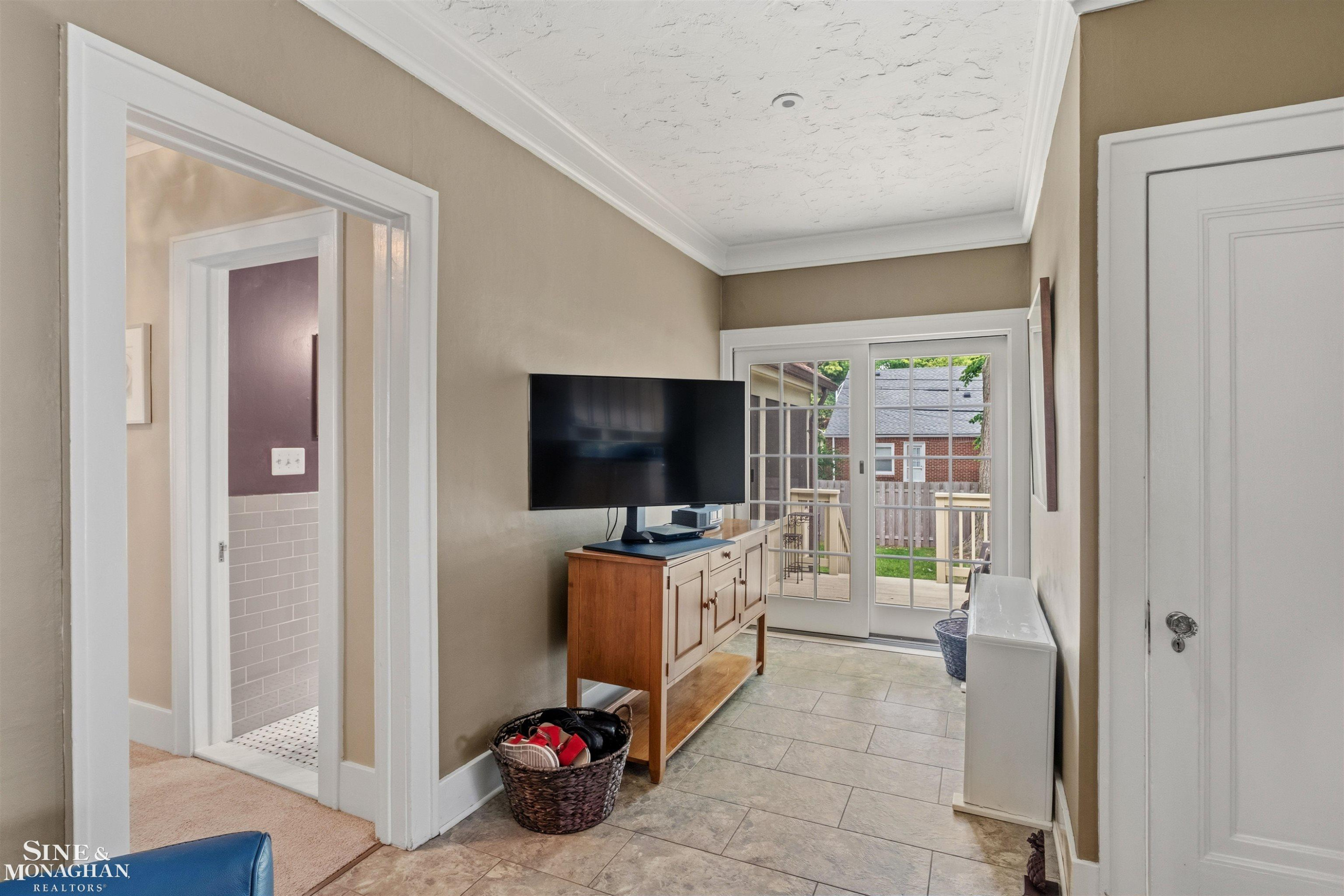 794 LORAINE Street, Grosse Pointe, MI 48230 — Photo 17