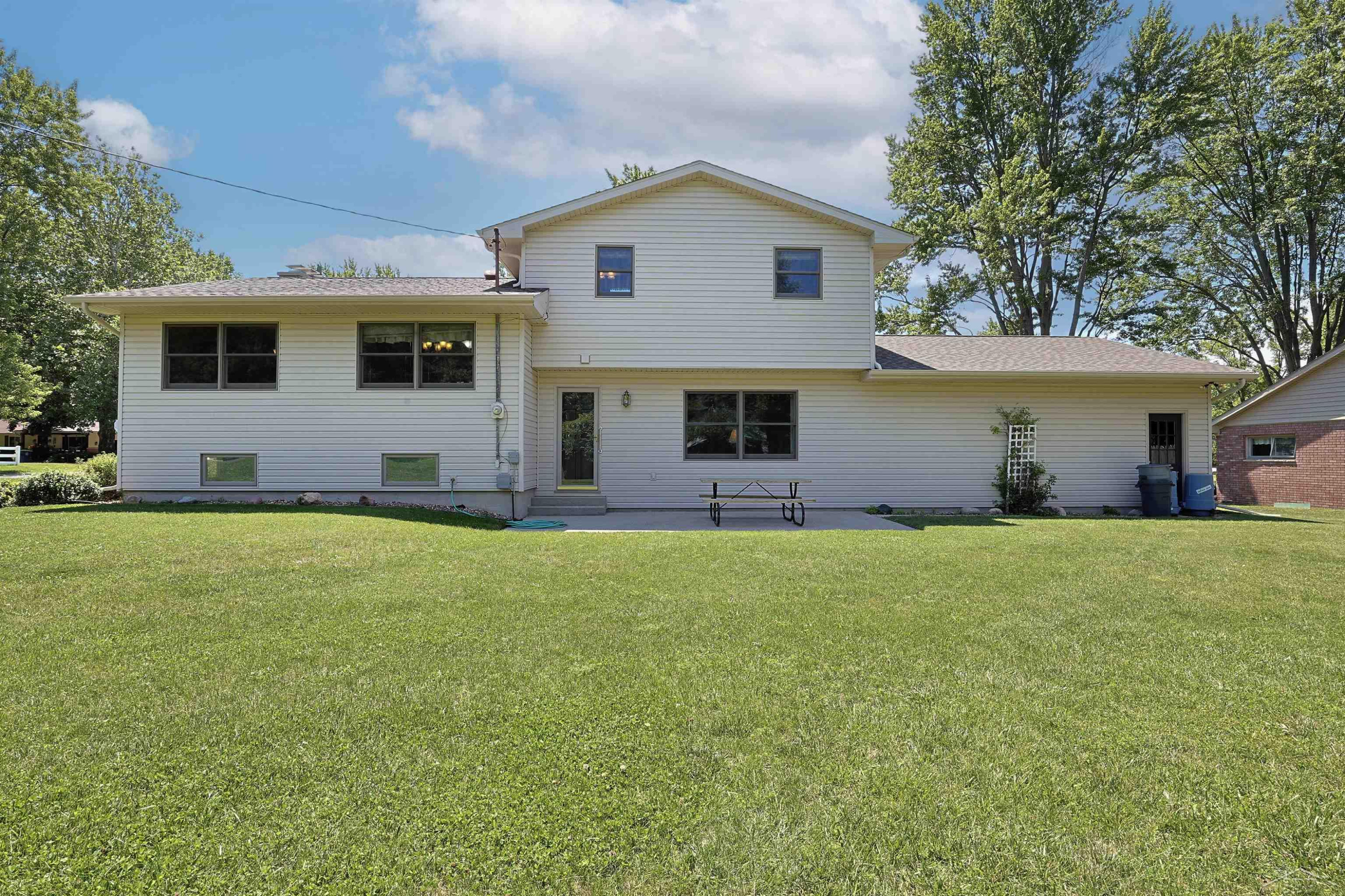 5542 Barberry Lane, Saginaw, MI 48603 — Photo 38