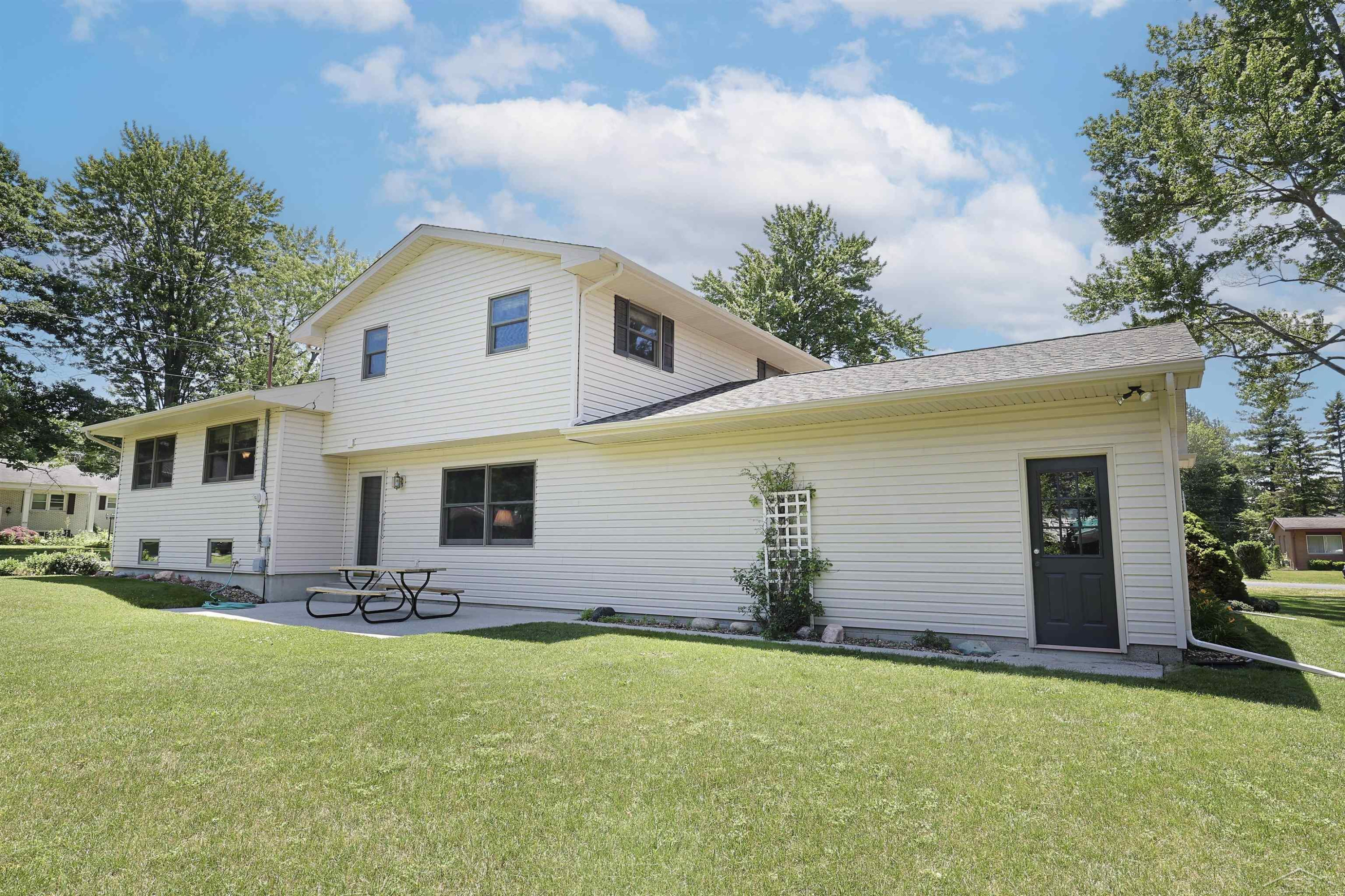 5542 Barberry Lane, Saginaw, MI 48603 — Photo 45