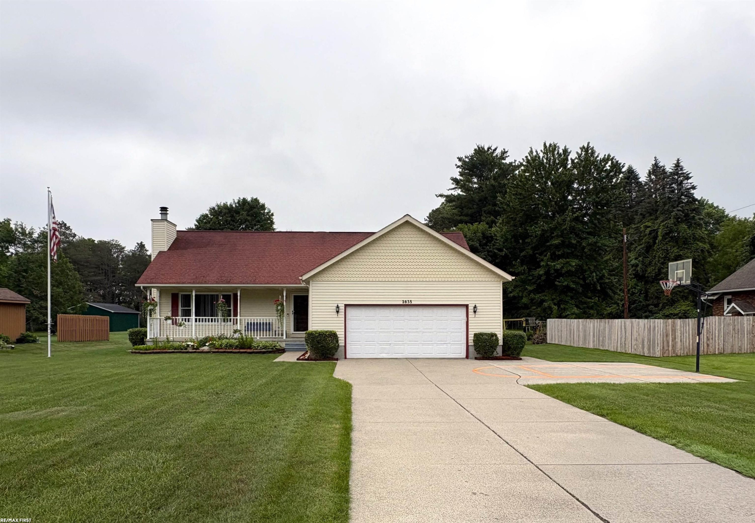 2835 W Water Street, Port Huron, MI 48060 — Photo 2