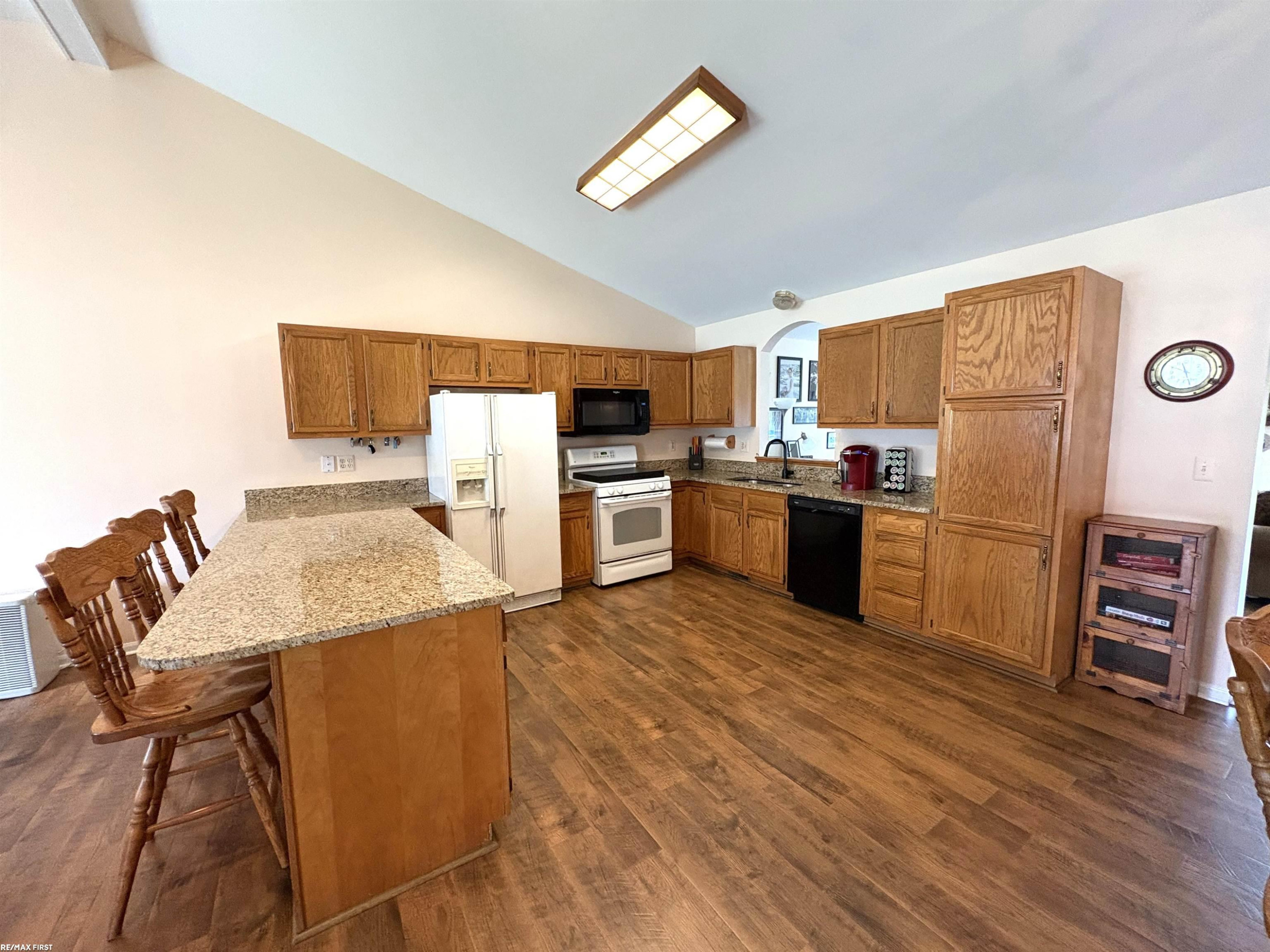 2835 W Water Street, Port Huron, MI 48060 — Photo 7