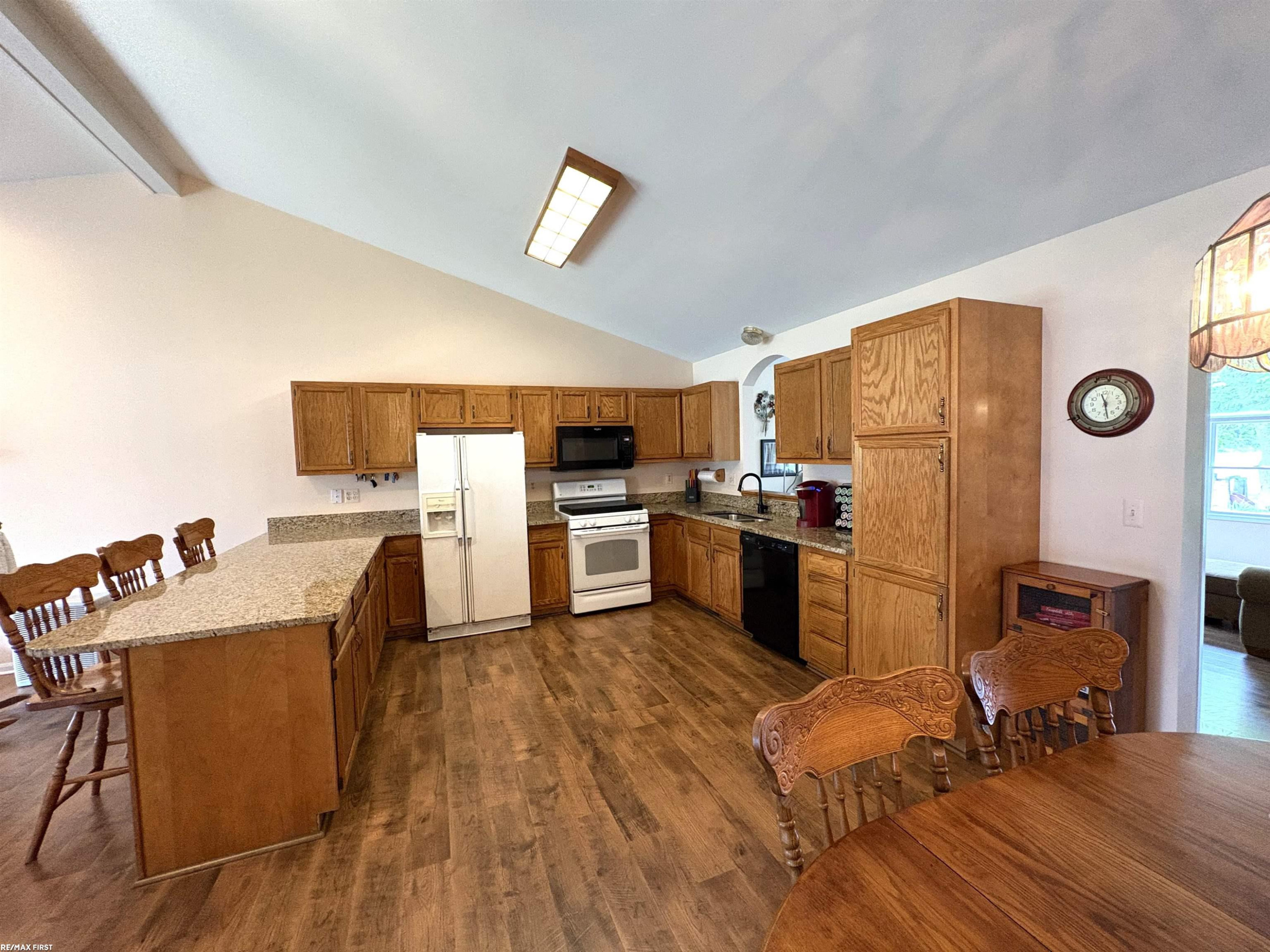 2835 W Water Street, Port Huron, MI 48060 — Photo 8