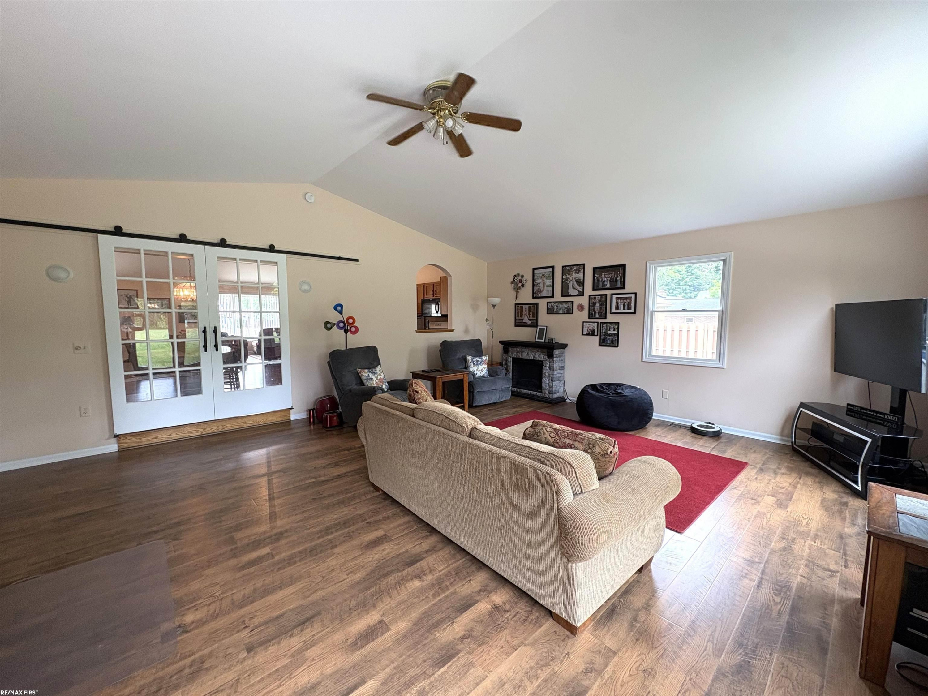 2835 W Water Street, Port Huron, MI 48060 — Photo 9