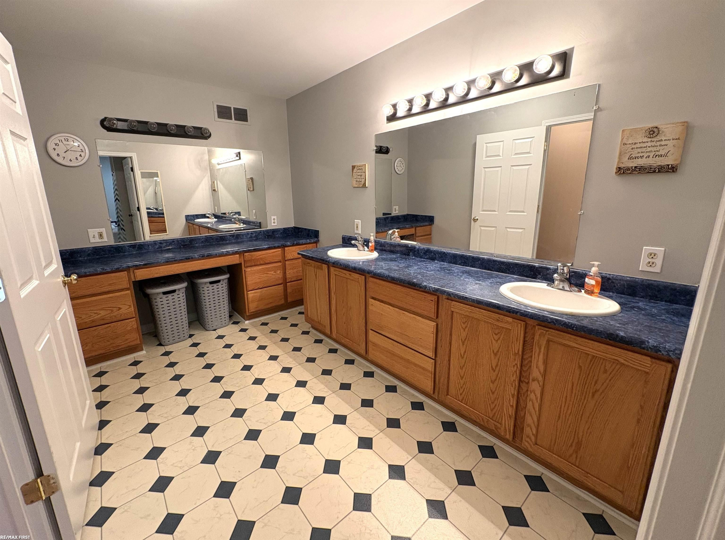 2835 W Water Street, Port Huron, MI 48060 — Photo 31