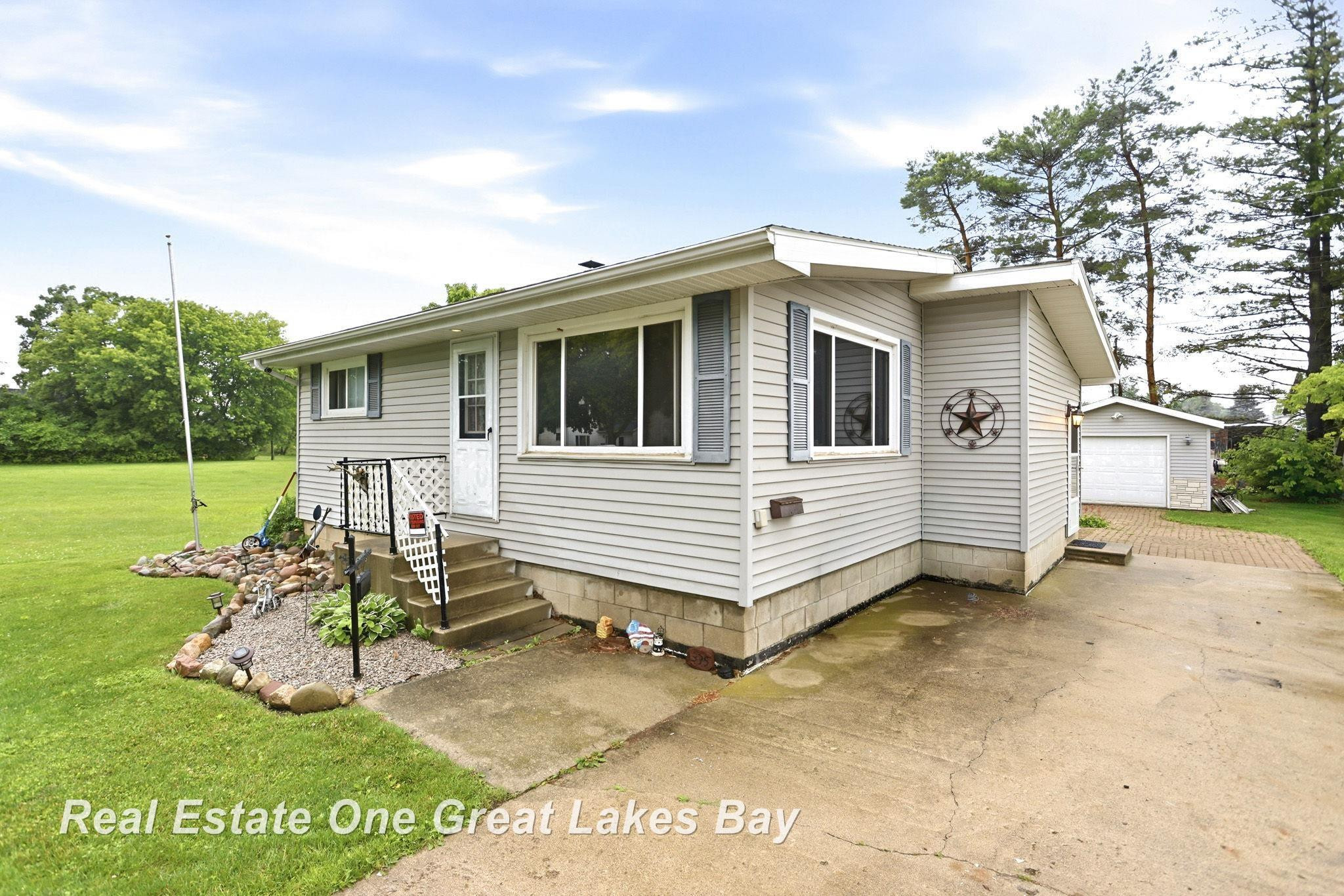 335 N Silver Street, Bad Axe, MI 48413 — Photo 5