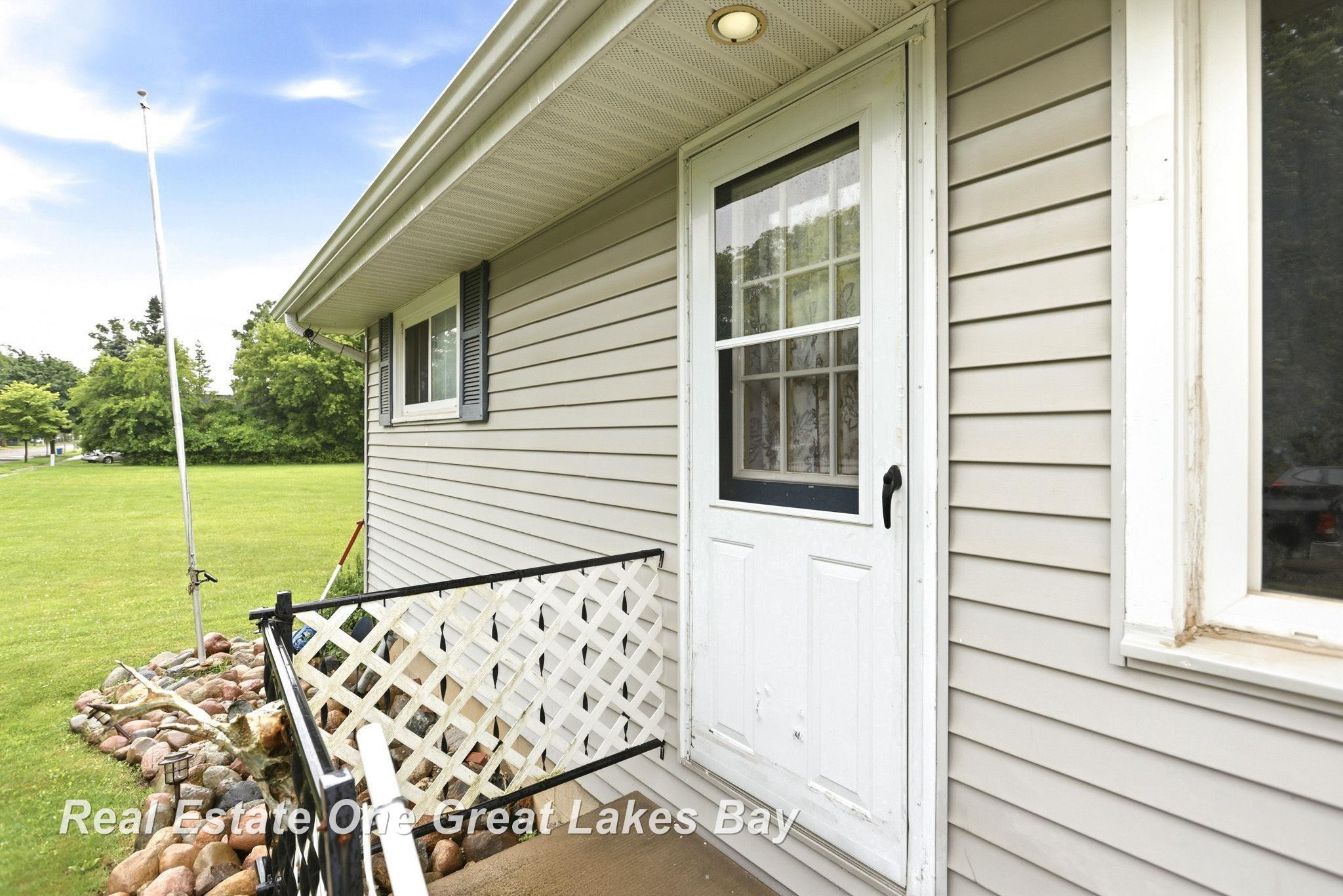 335 N Silver Street, Bad Axe, MI 48413 — Photo 6