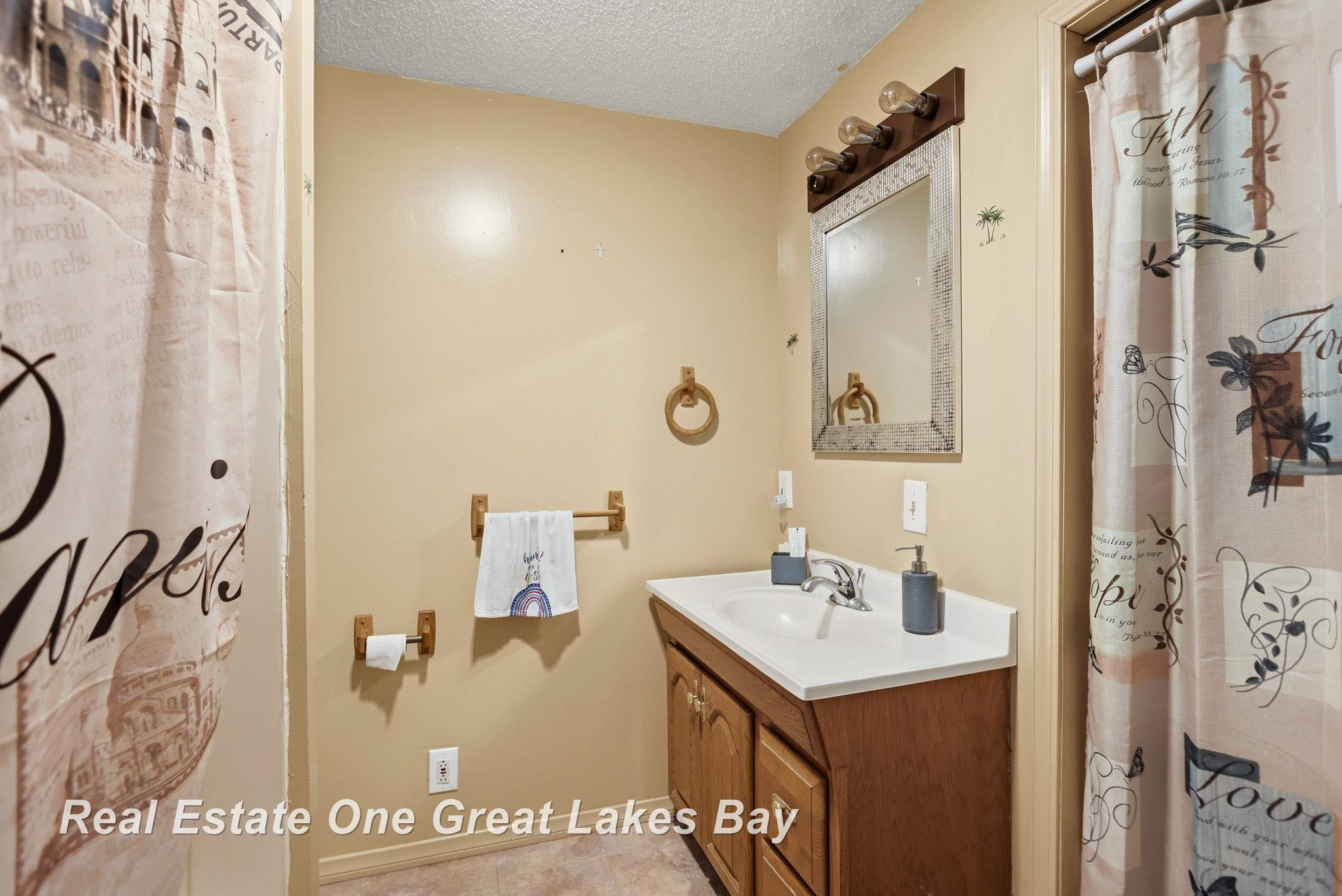 335 N Silver Street, Bad Axe, MI 48413 — Photo 19