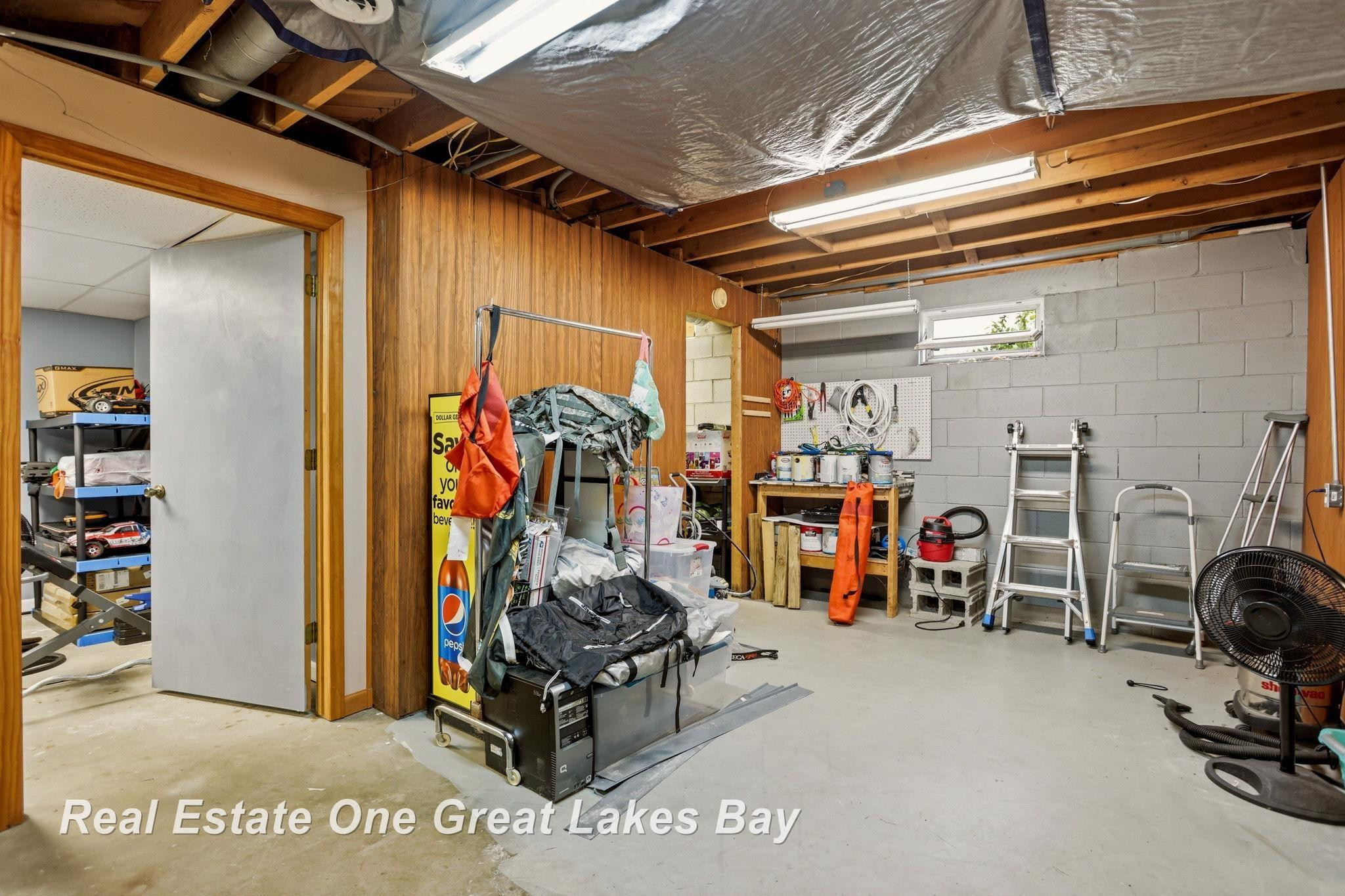 335 N Silver Street, Bad Axe, MI 48413 — Photo 27