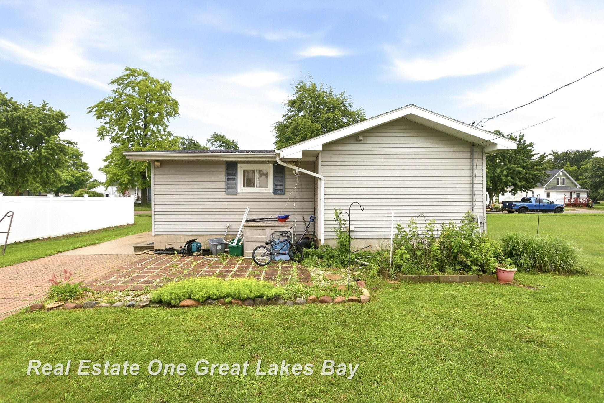 335 N Silver Street, Bad Axe, MI 48413 — Photo 32
