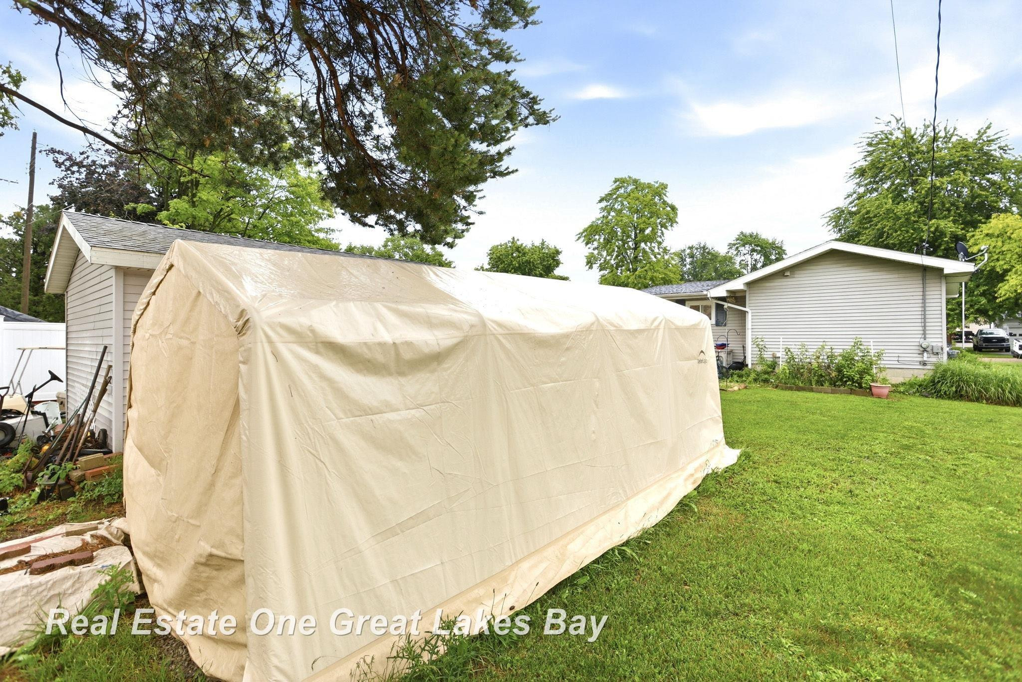 335 N Silver Street, Bad Axe, MI 48413 — Photo 38