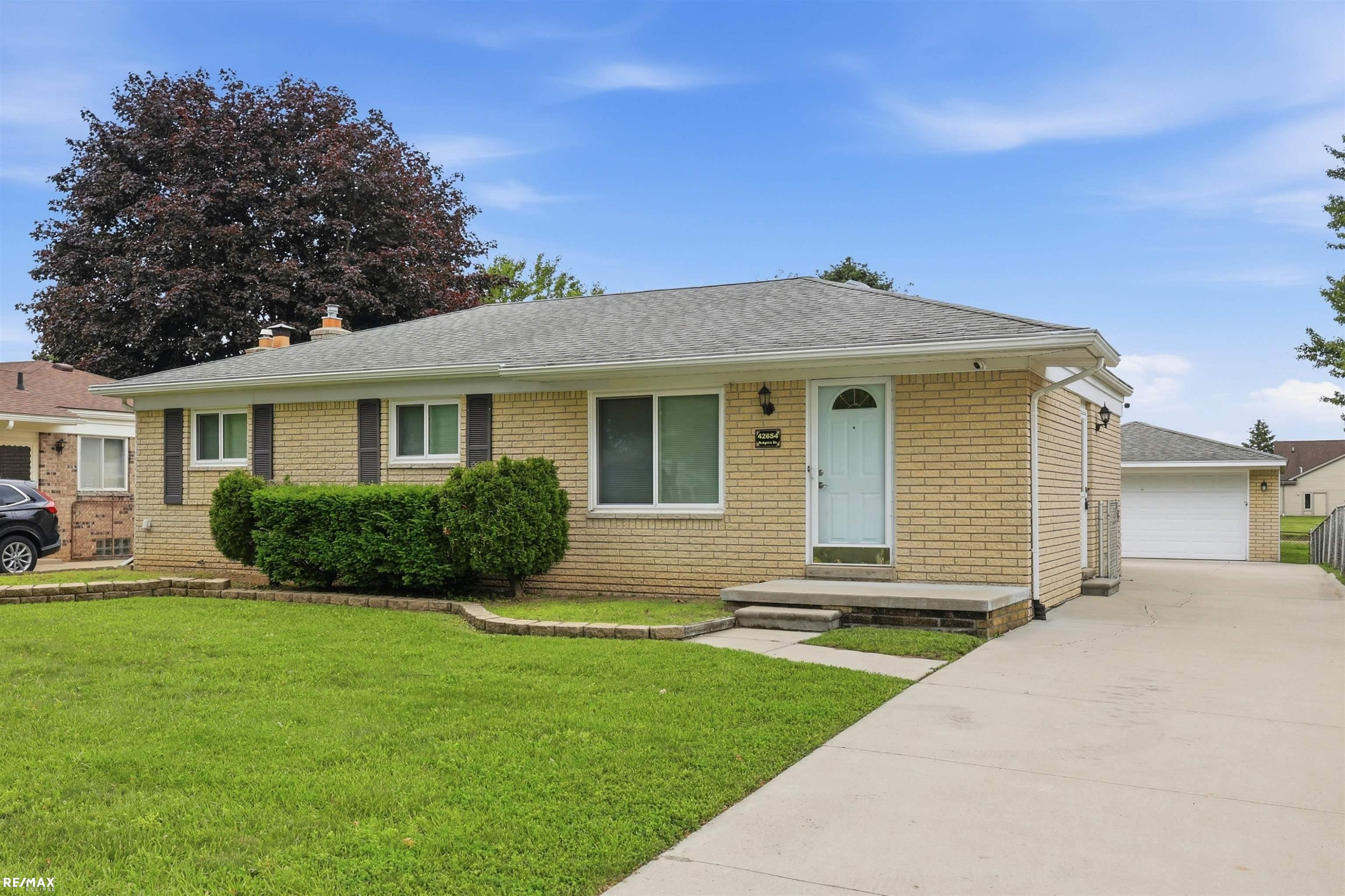 42654 Rutgers Drive, Sterling Heights, MI 48313 — Photo 2